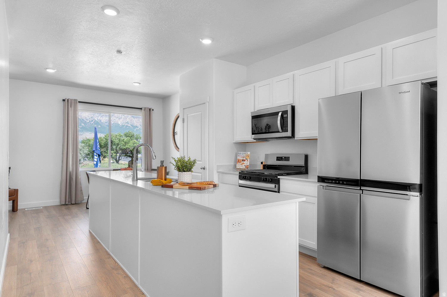 DIXON CREEK - Residential