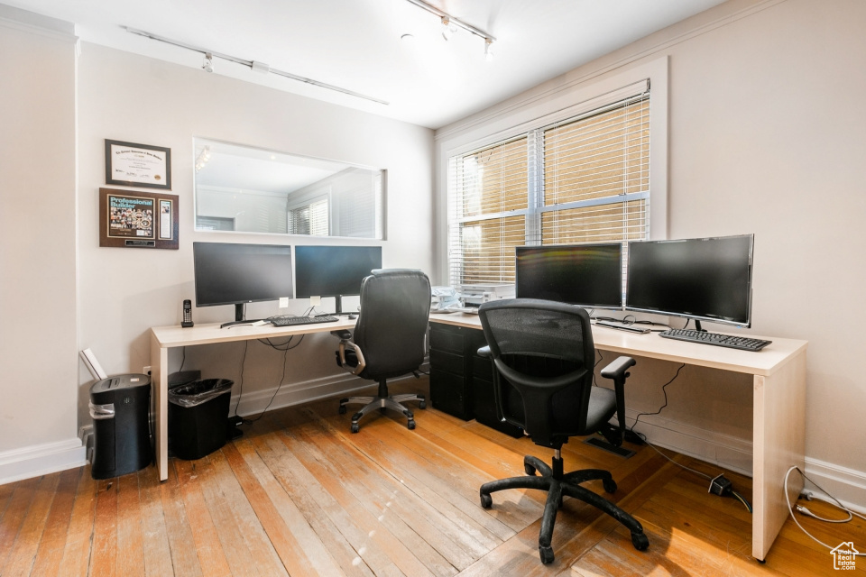 PARK CITY - Commercial Lease