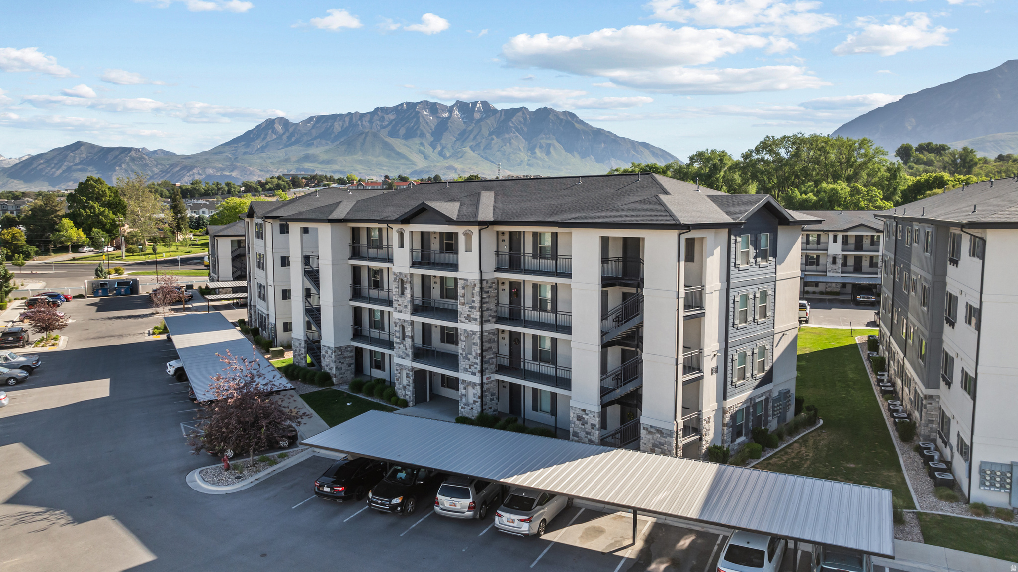 RUNNING HORSE CONDO - Residential