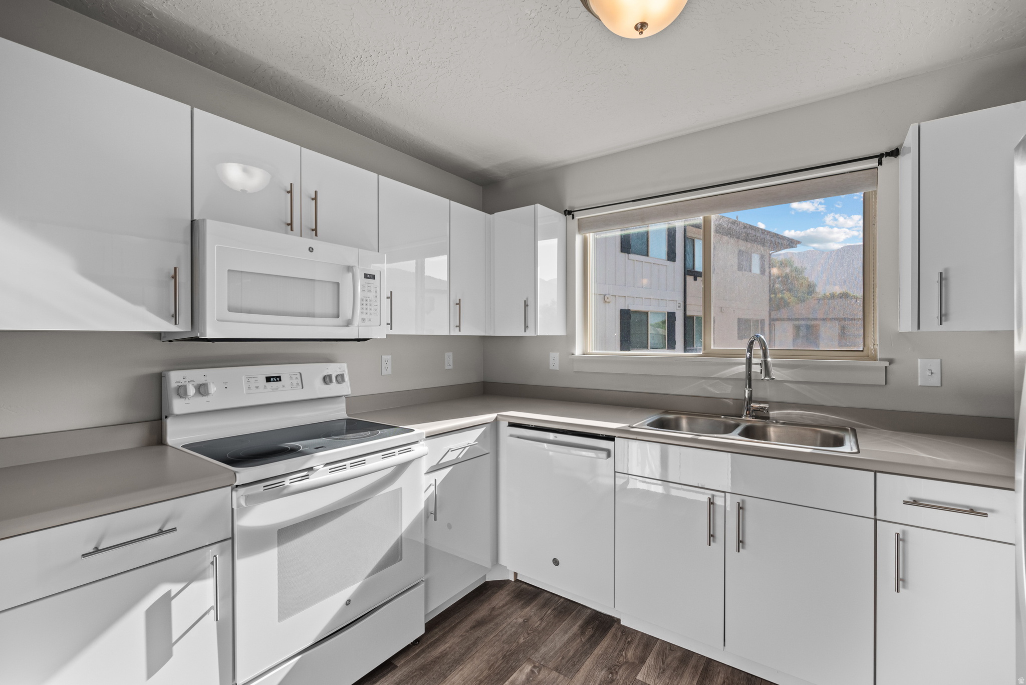 RUNNING HORSE CONDO - Residential