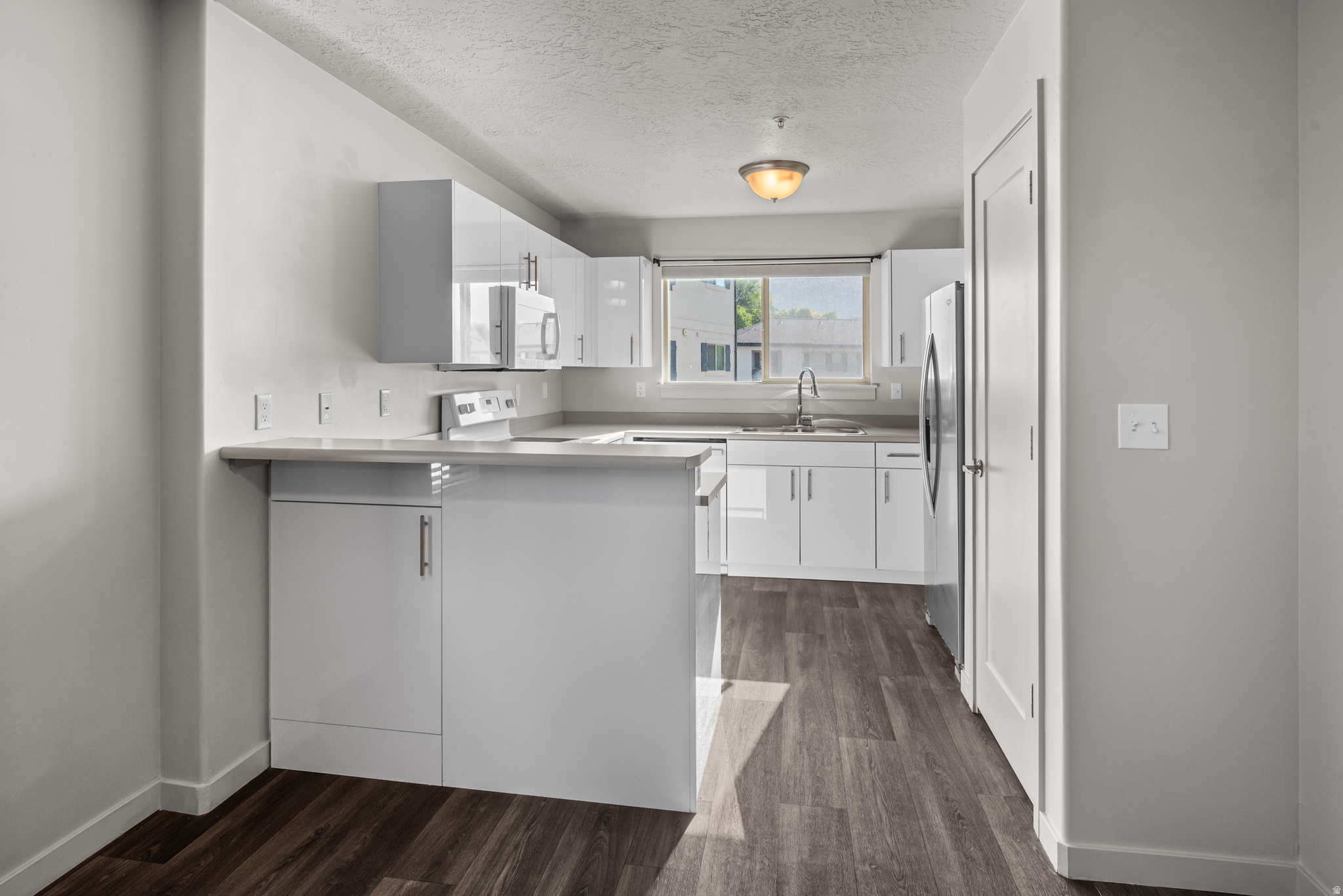 RUNNING HORSE CONDO - Residential