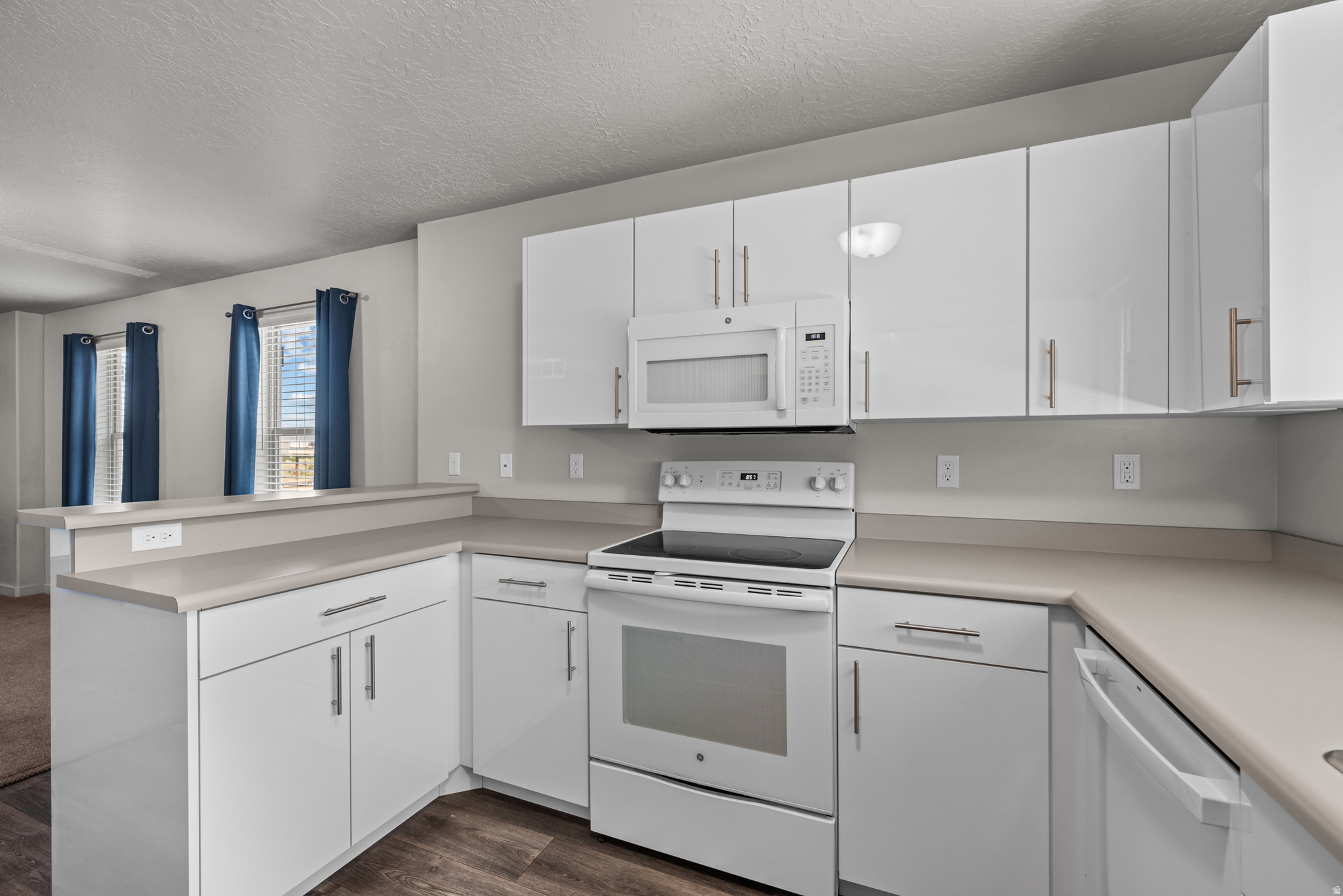 RUNNING HORSE CONDO - Residential