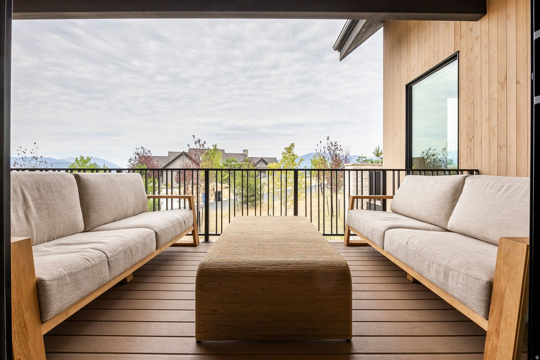 RED LEDGES - Residential