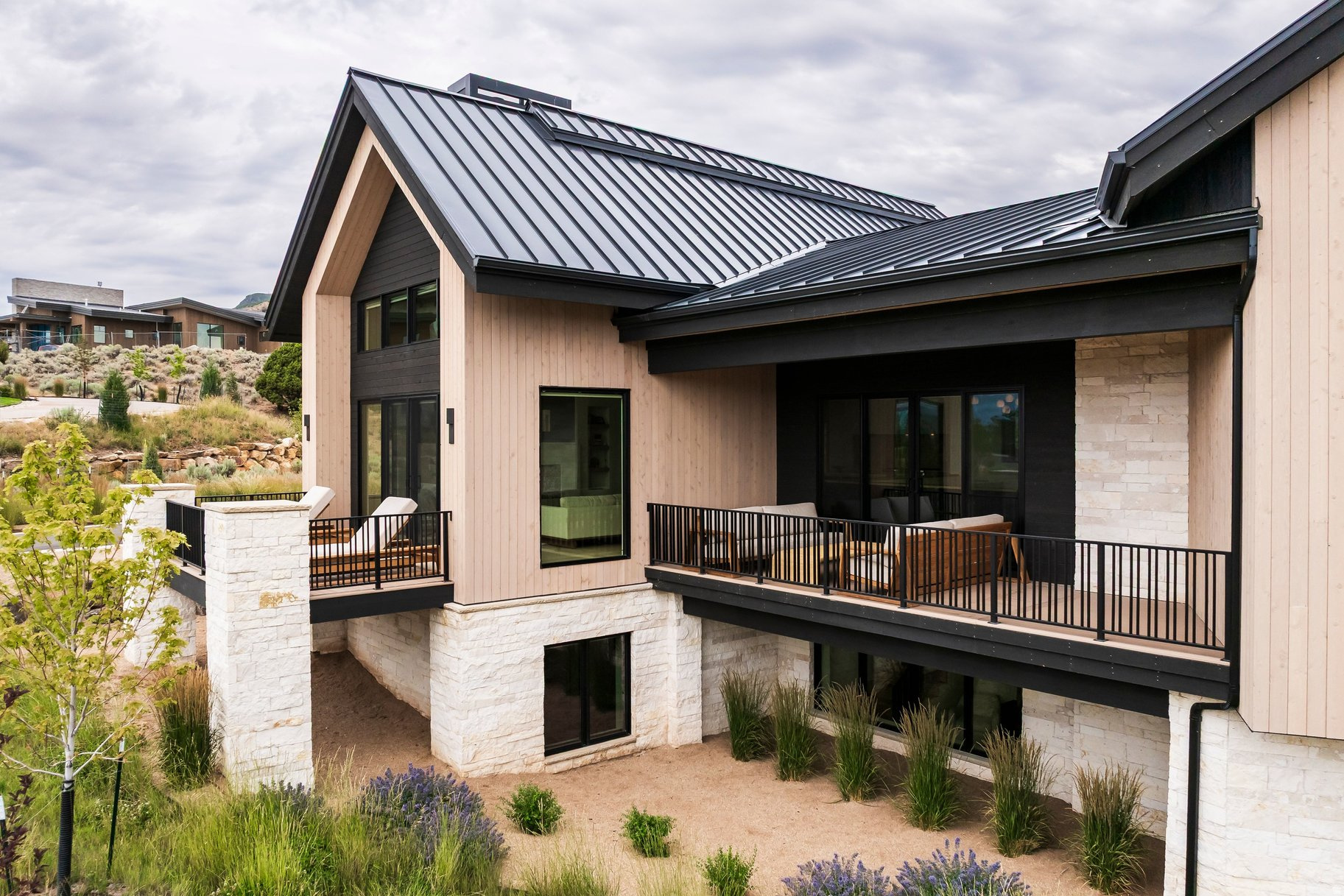 RED LEDGES - Residential