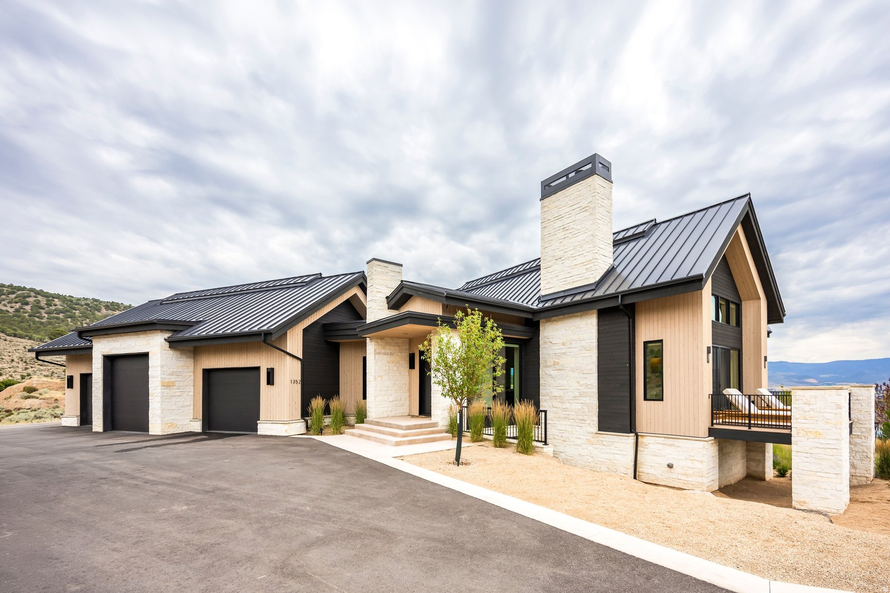 RED LEDGES - Residential