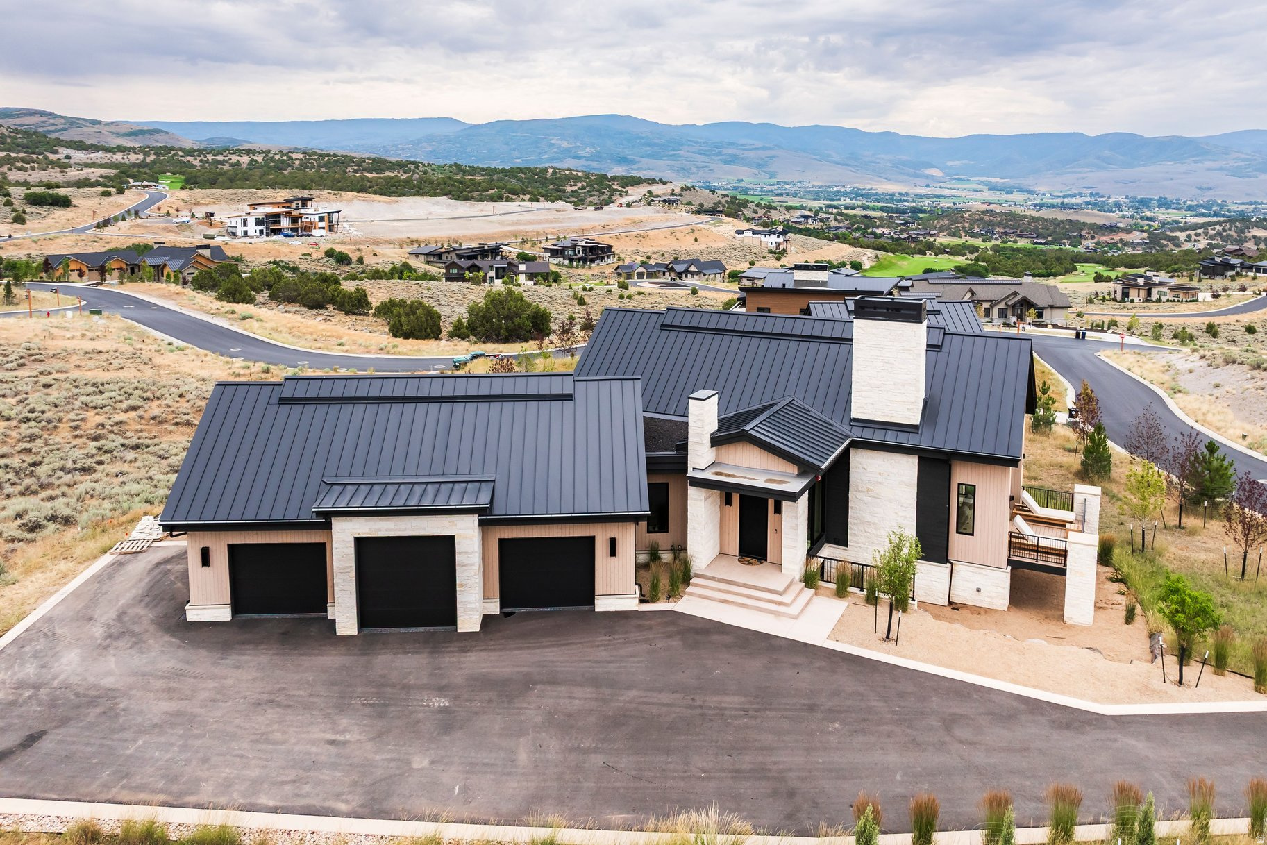 RED LEDGES - Residential