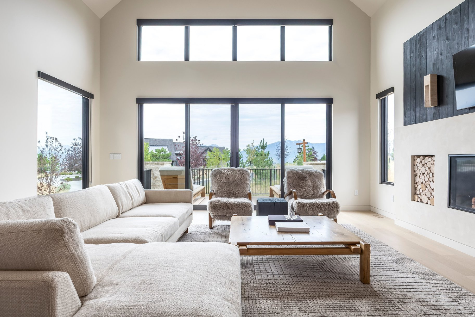 RED LEDGES - Residential