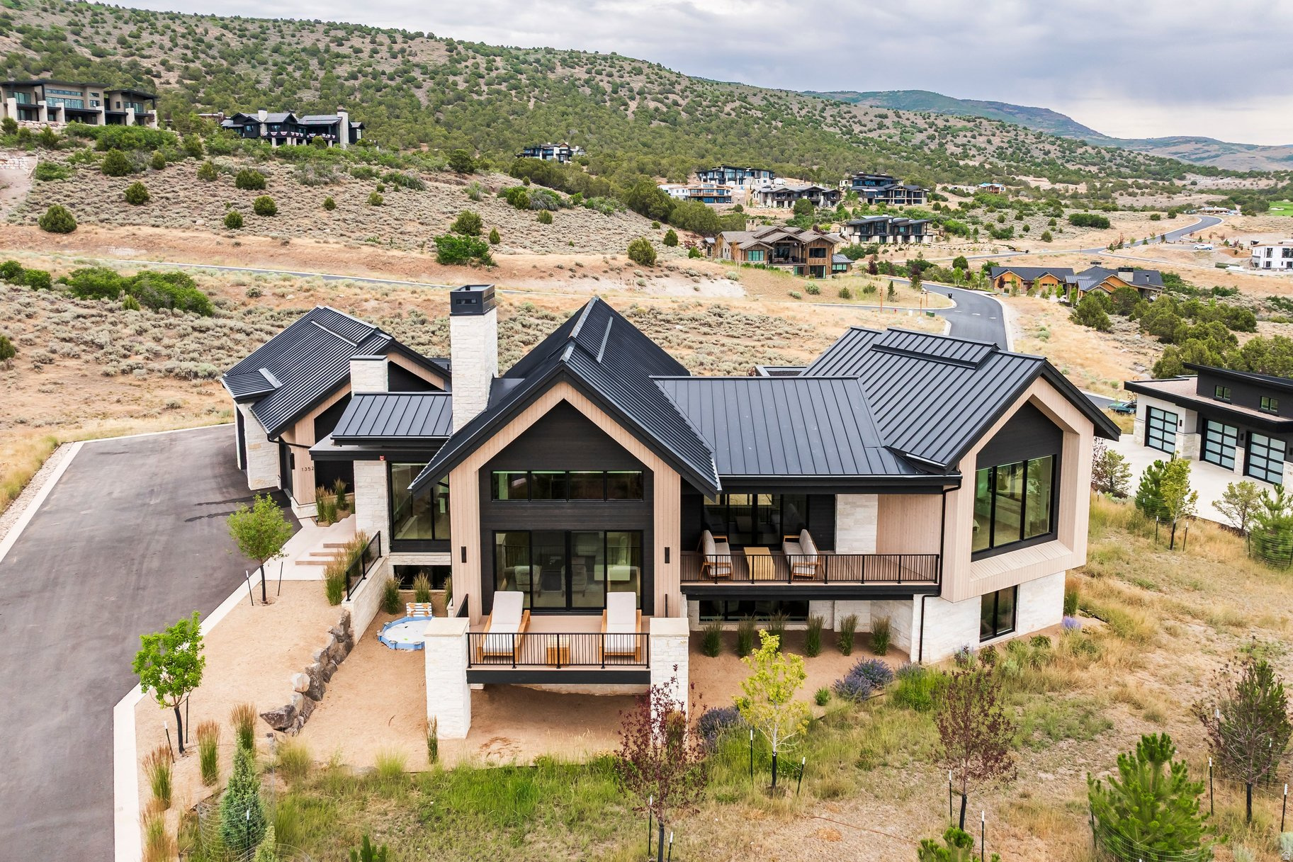 RED LEDGES - Residential
