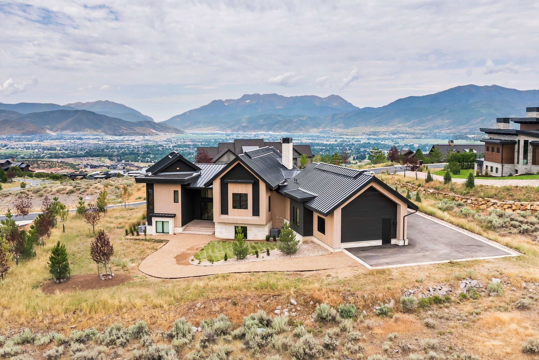 RED LEDGES - Residential