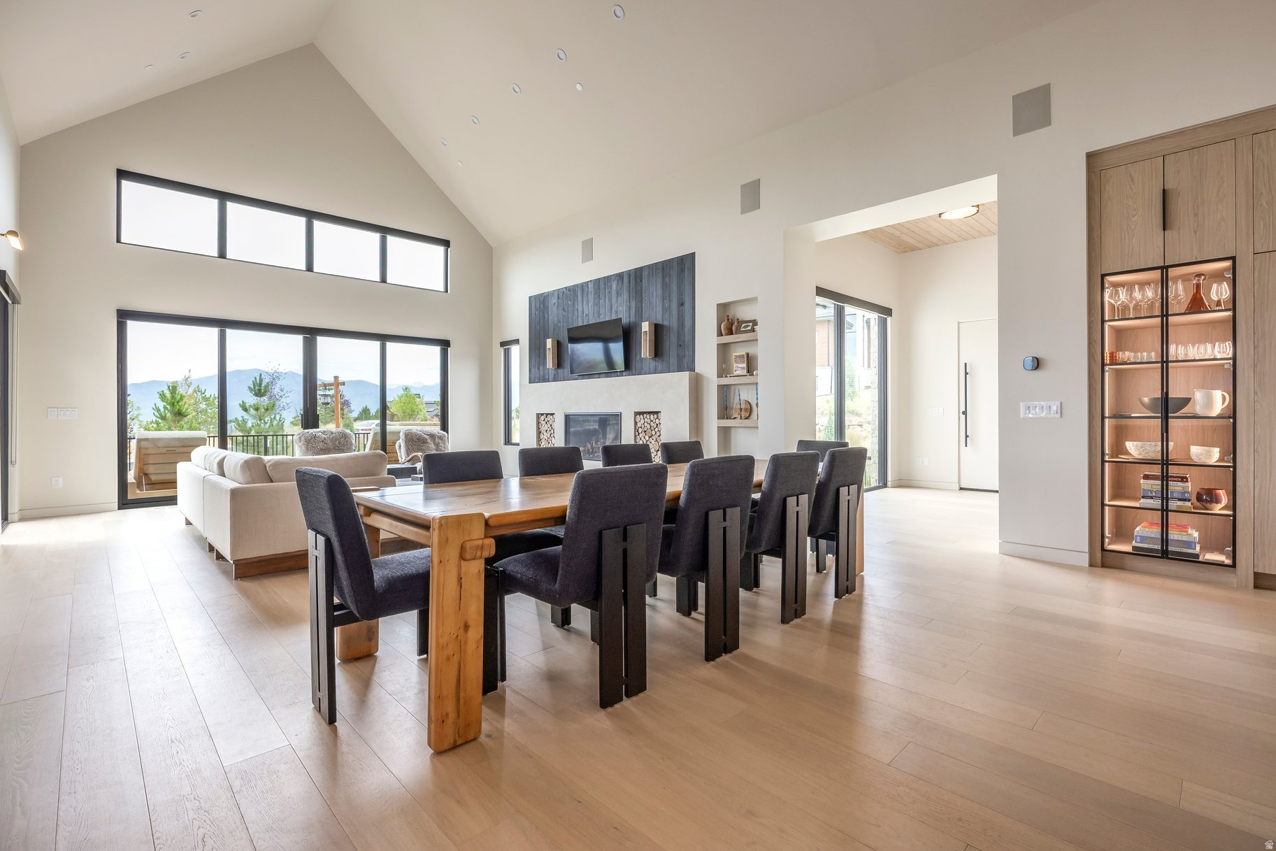RED LEDGES - Residential