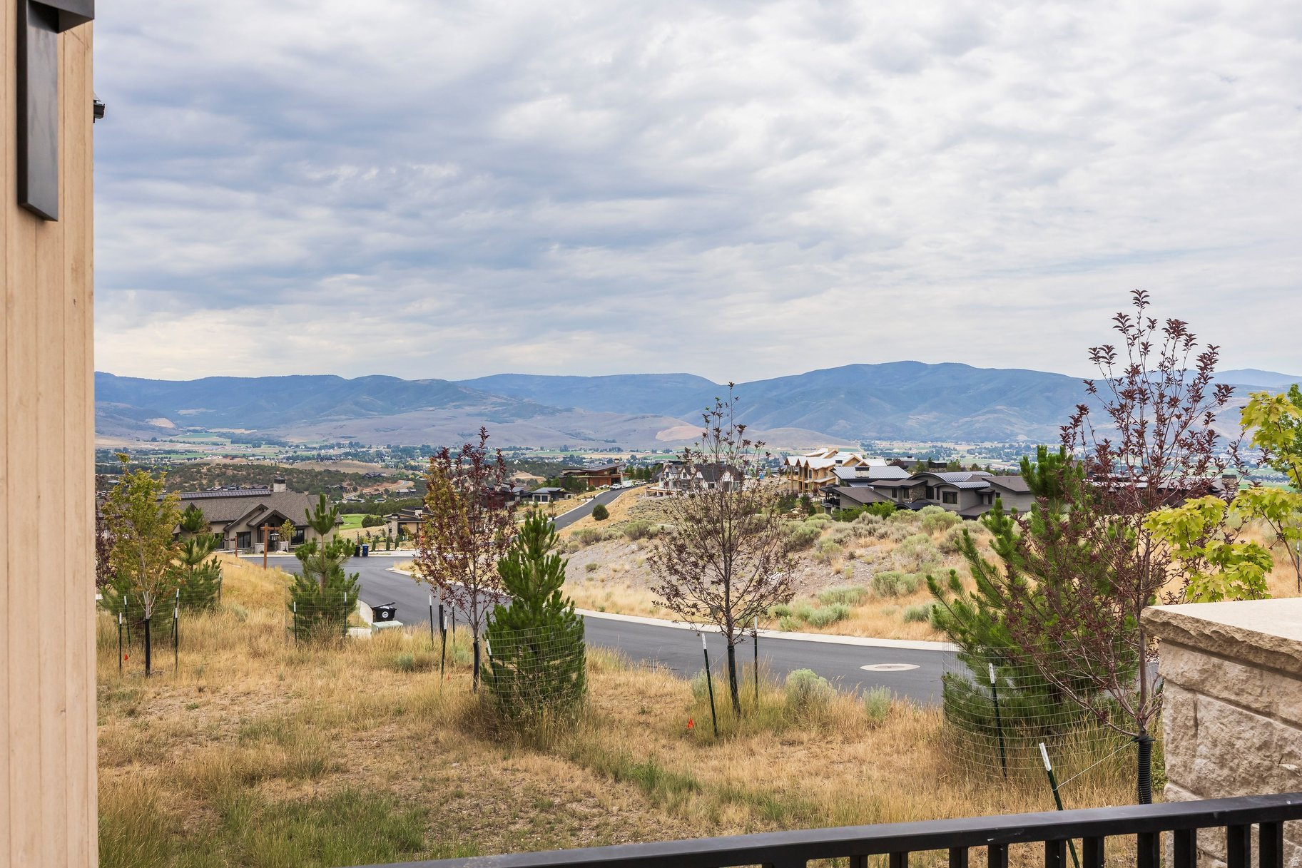 RED LEDGES - Residential