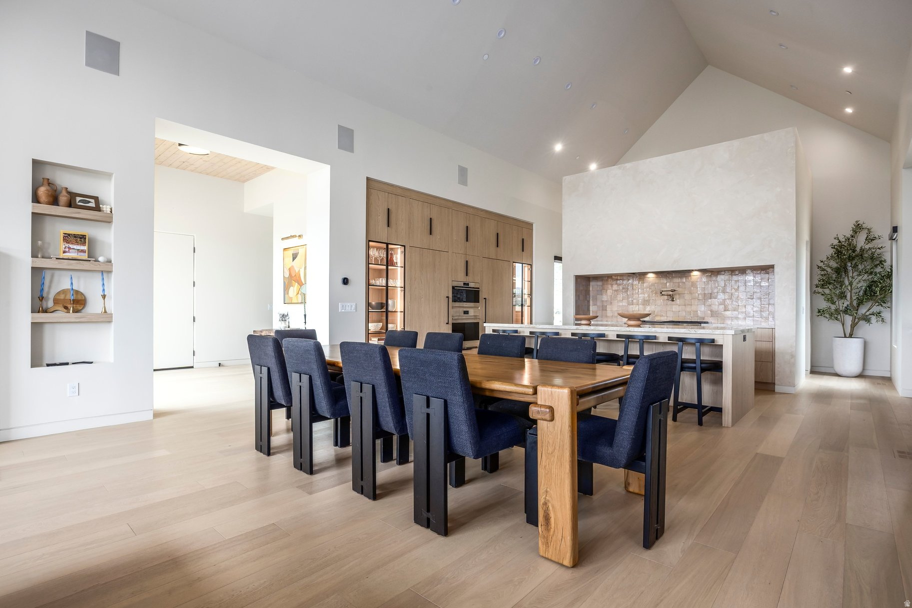 RED LEDGES - Residential
