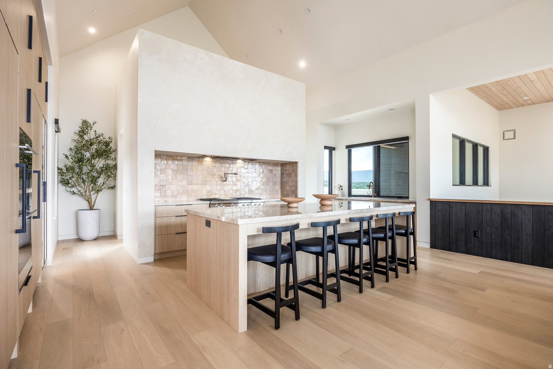 RED LEDGES - Residential
