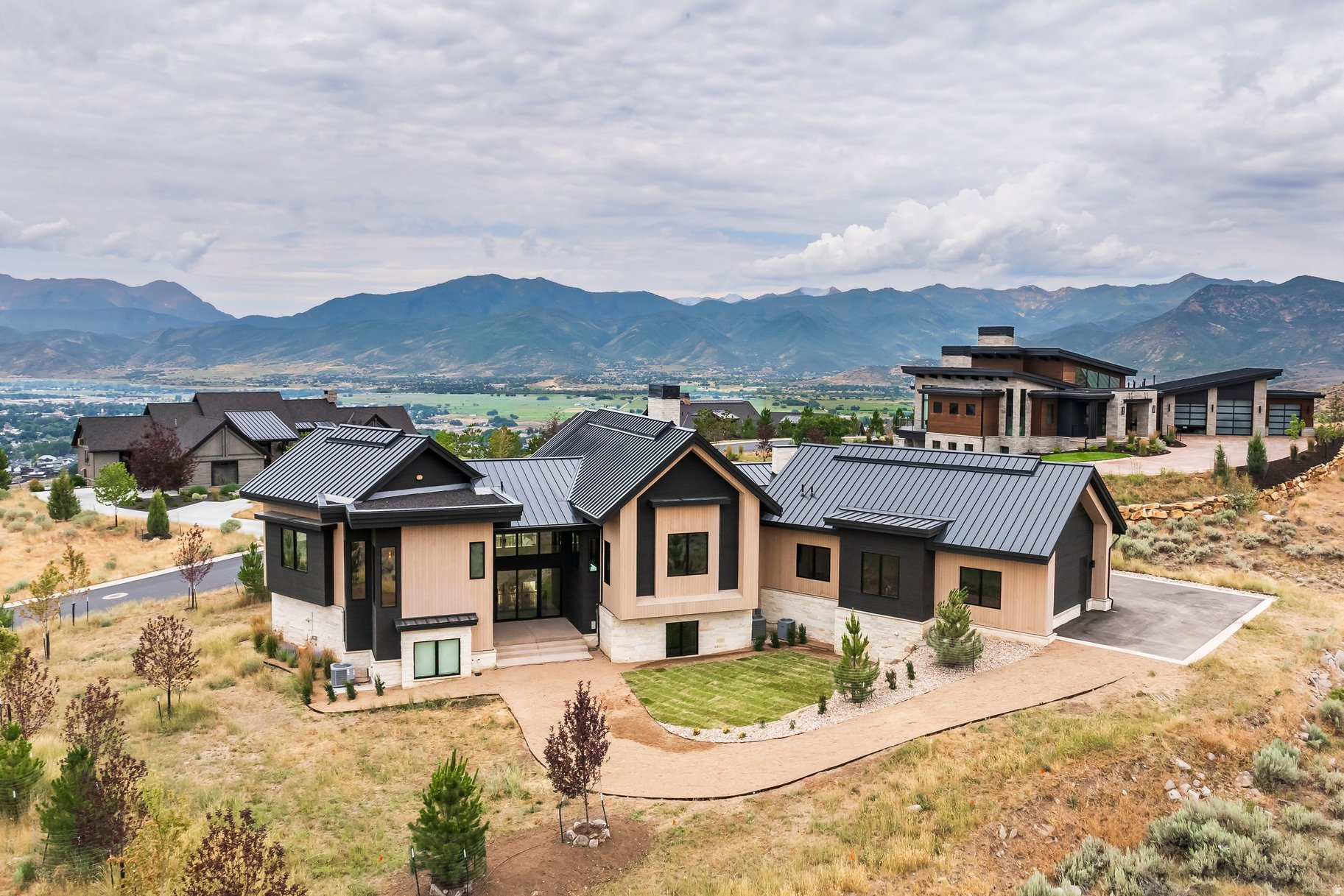 RED LEDGES - Residential