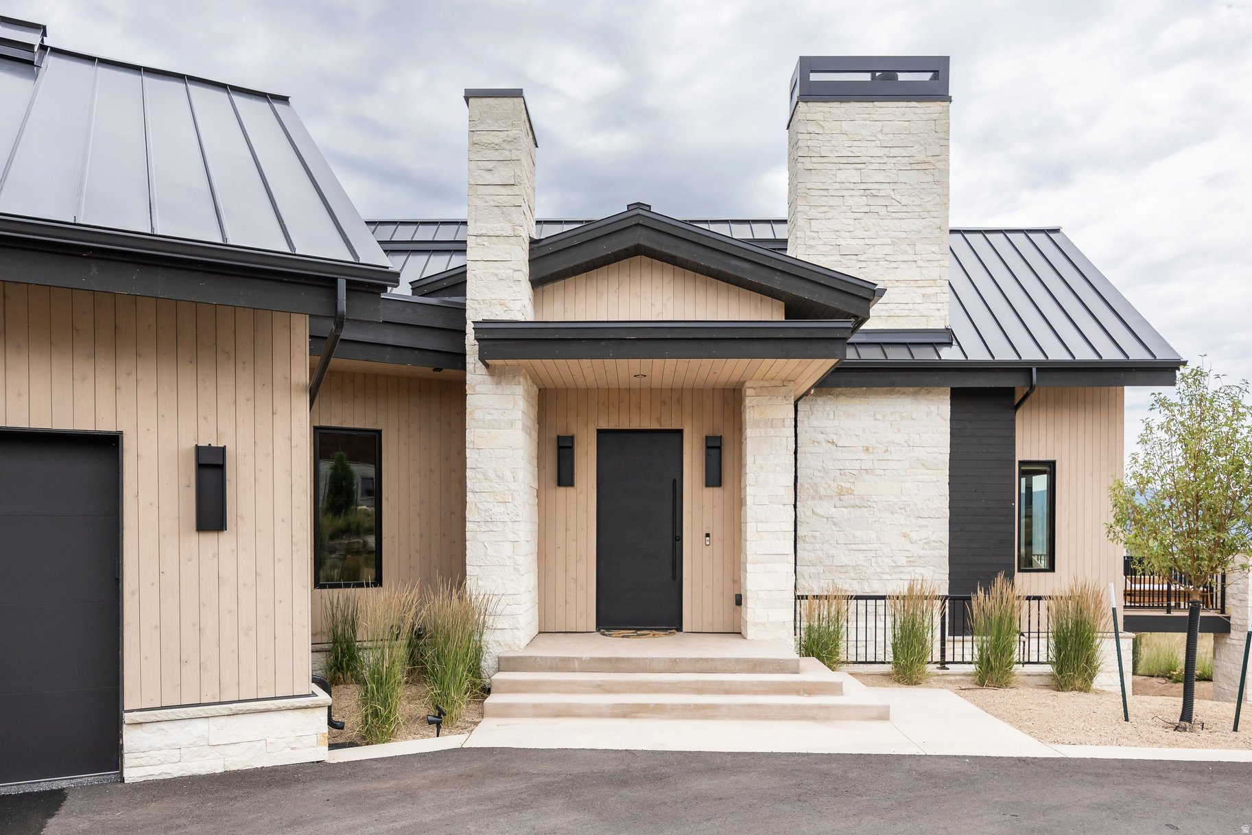 RED LEDGES - Residential
