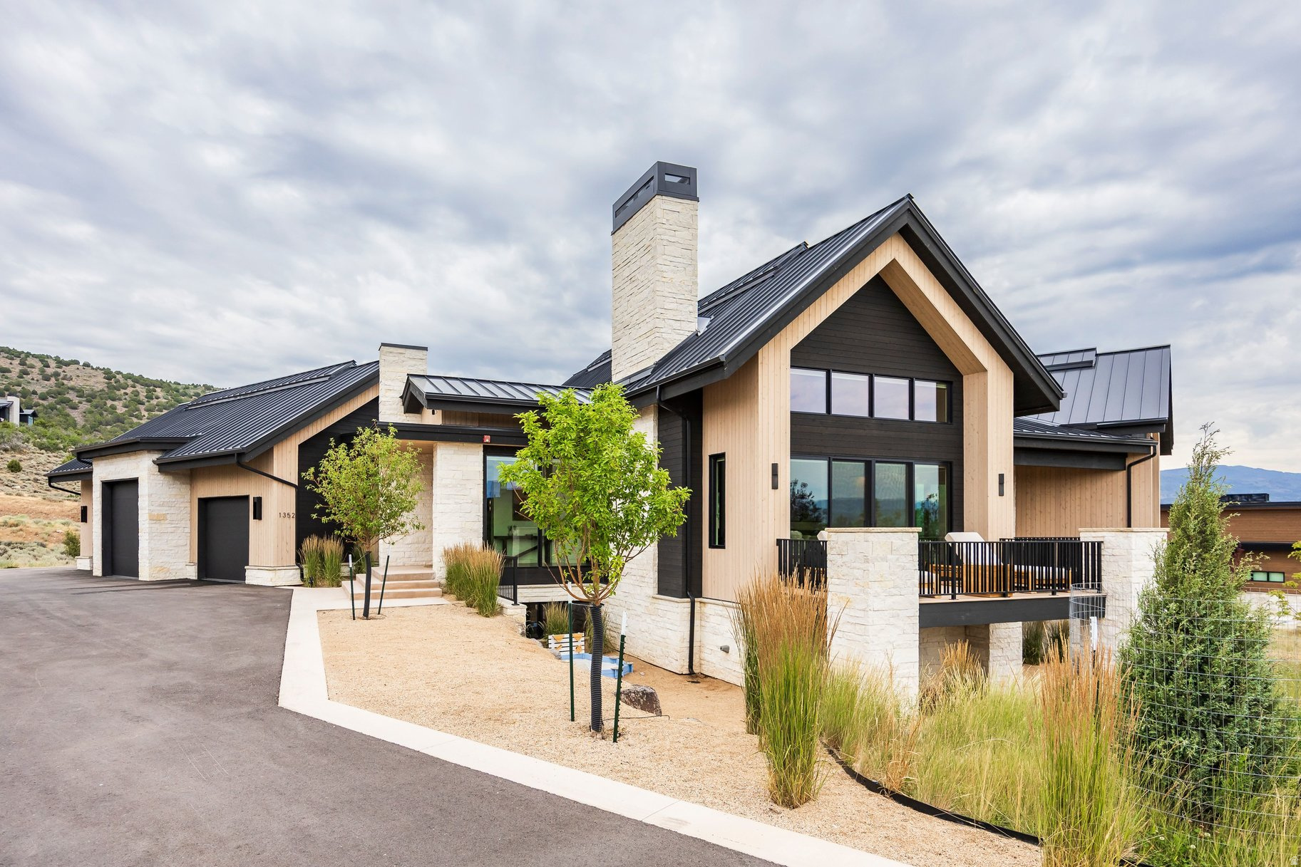 RED LEDGES - Residential