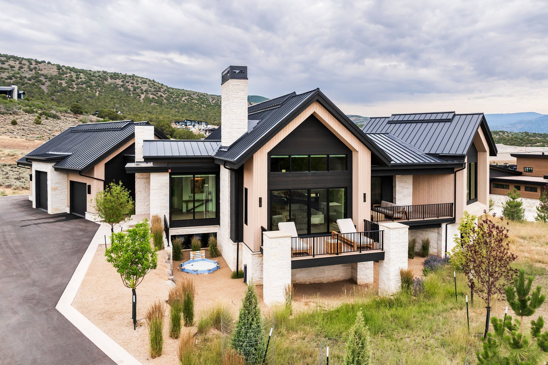 RED LEDGES - Residential