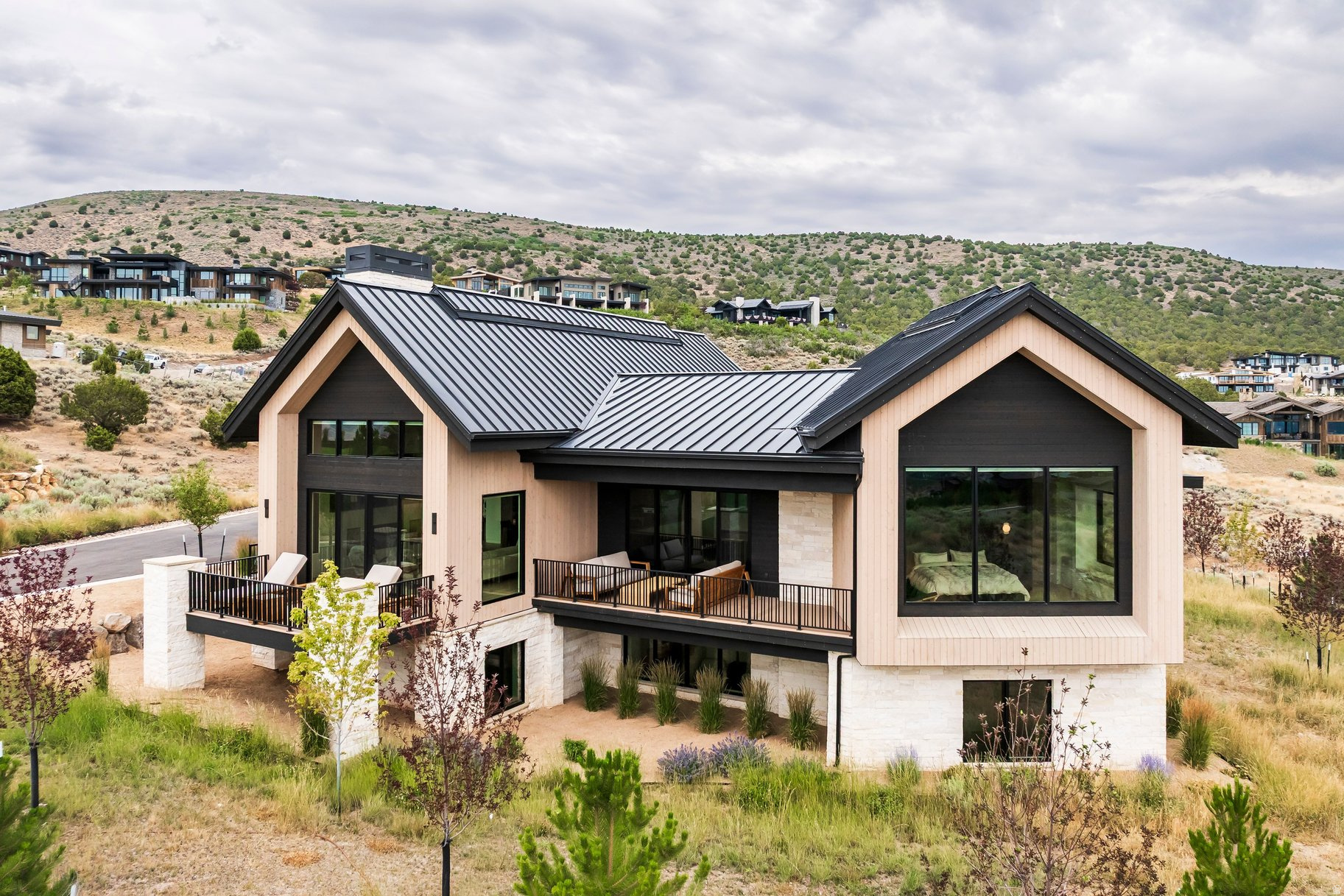 RED LEDGES - Residential