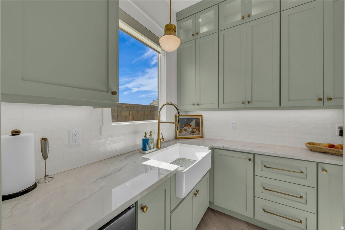 QUEENSRIDGE PARTIAL AMENDED & EXTENDED A - Residential