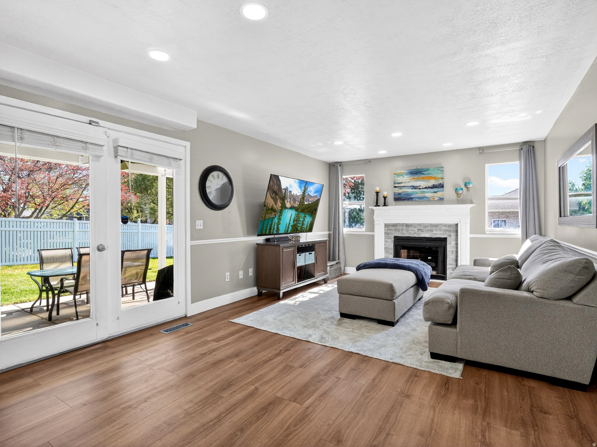OAKCREST ON MUTTON HOLLOW - Residential