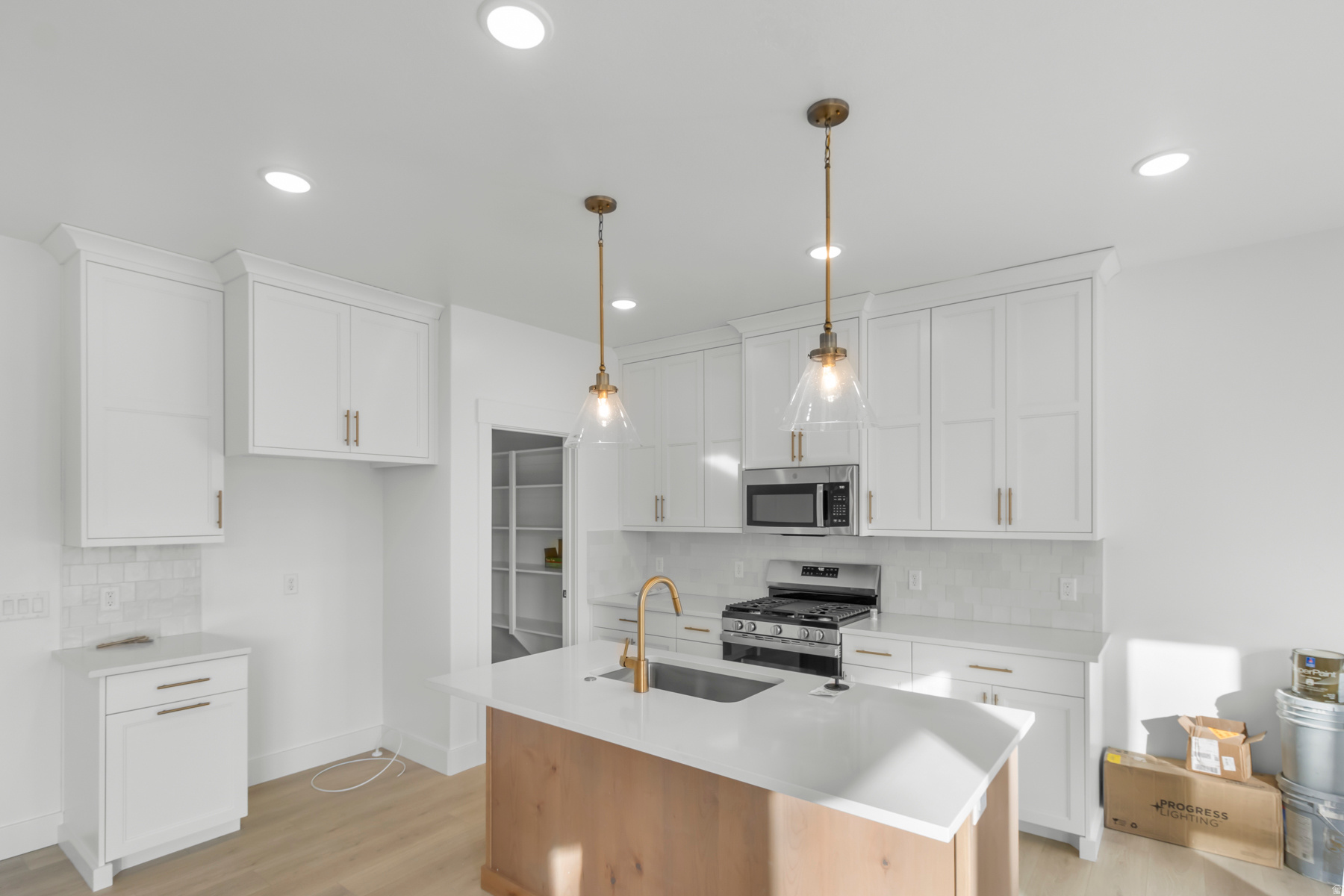 RIVERGATE - Residential