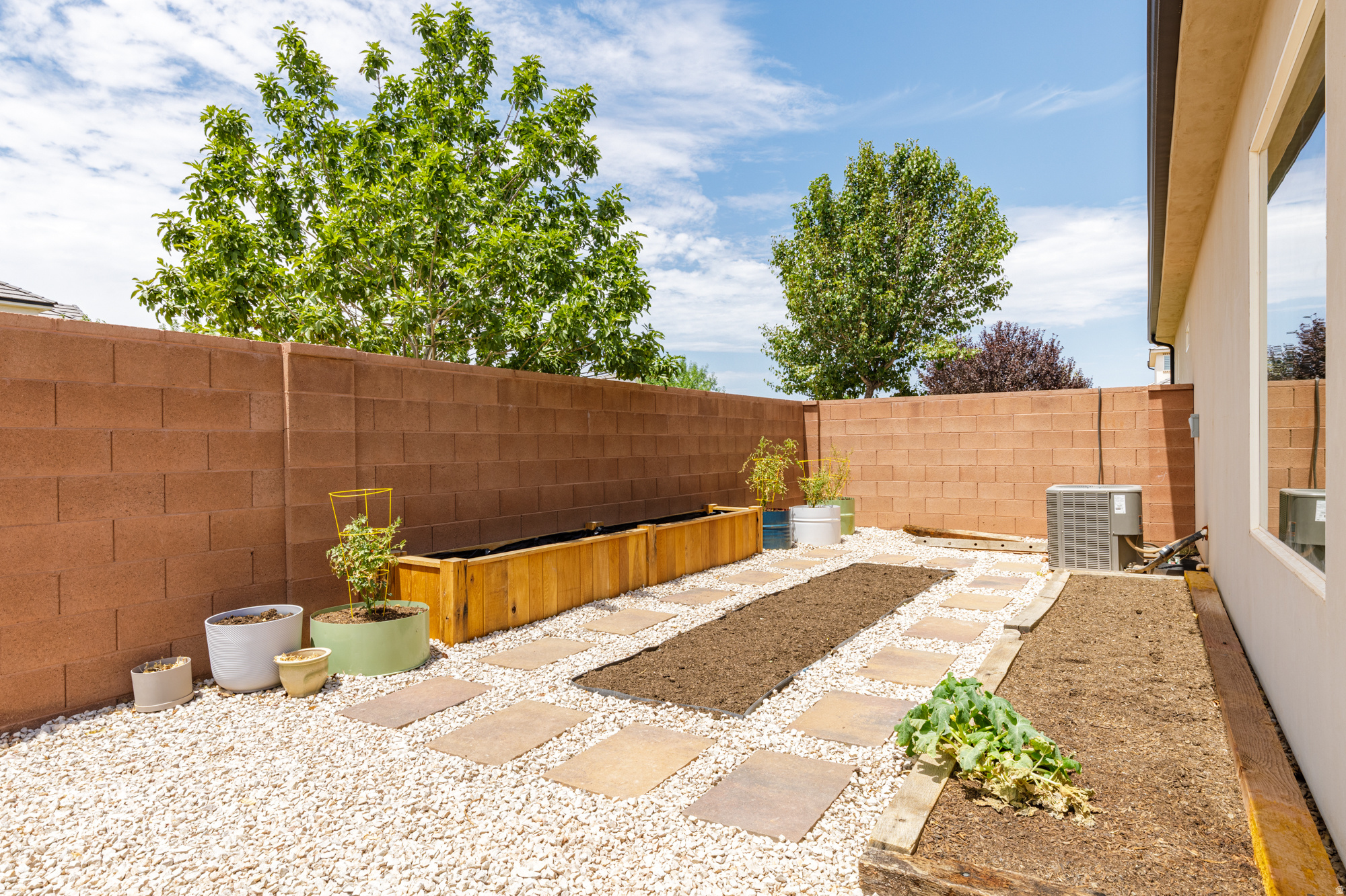 FIELDSTONE PH 5 - Residential
