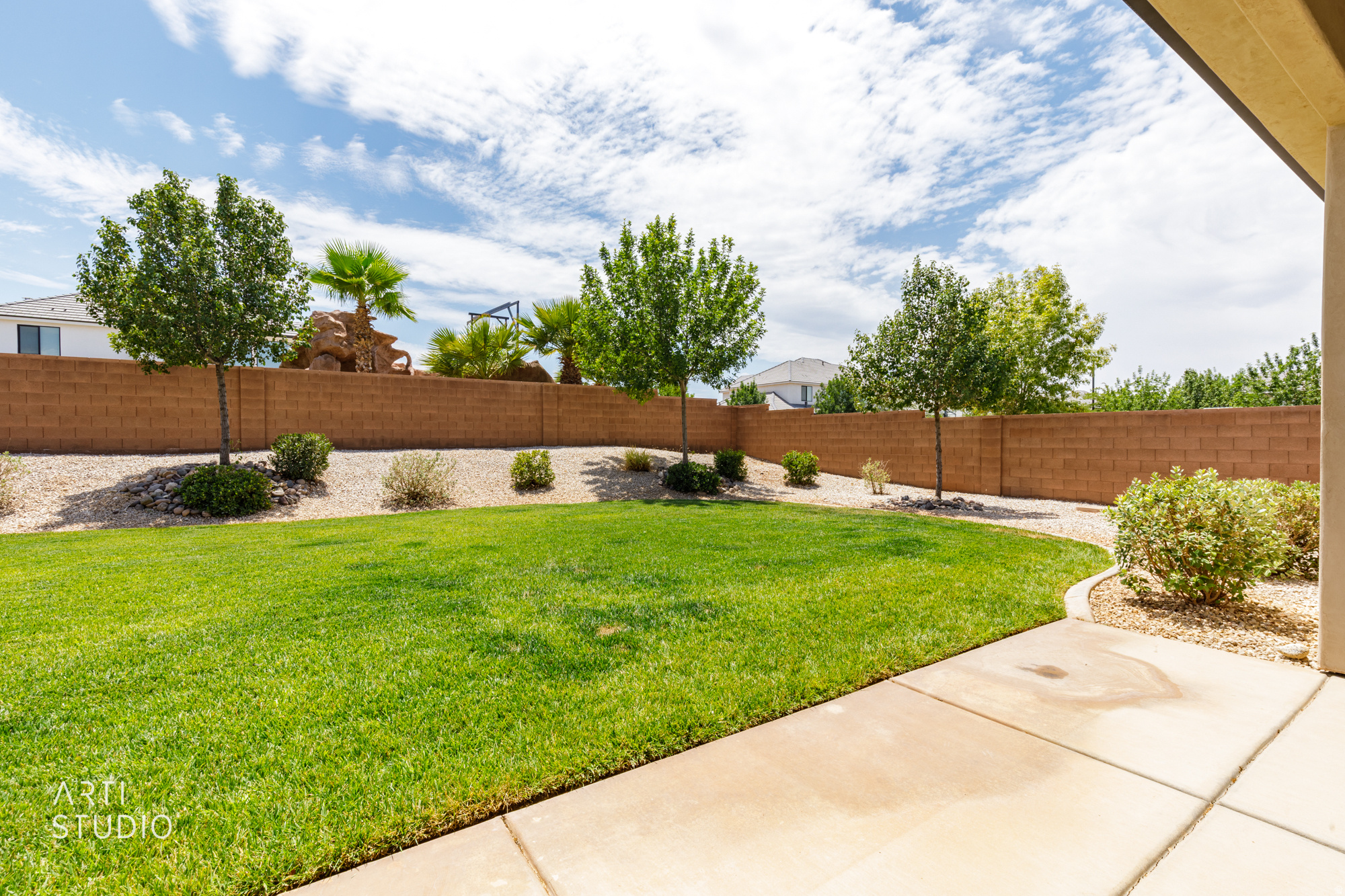 FIELDSTONE PH 5 - Residential
