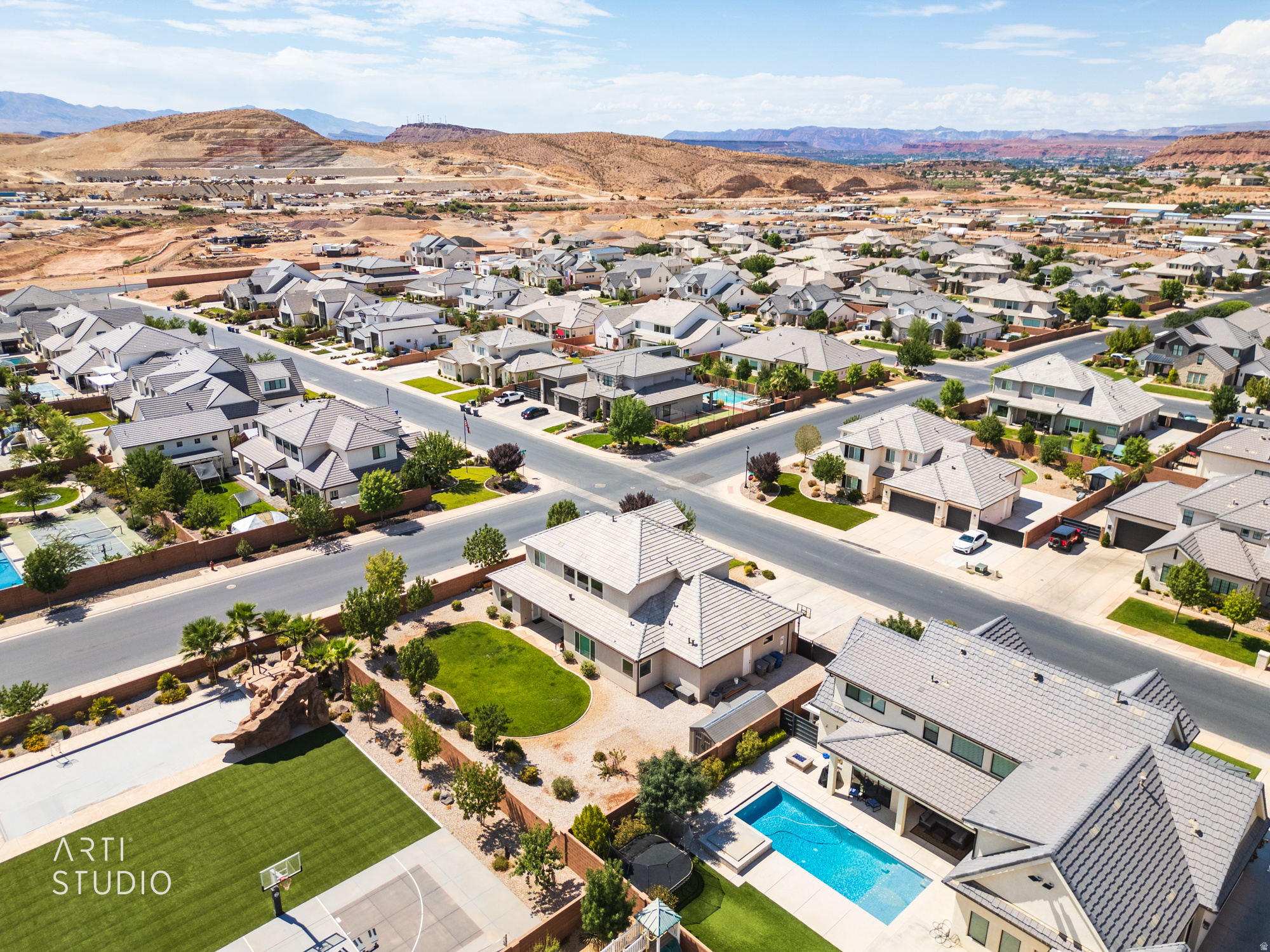 FIELDSTONE PH 5 - Residential