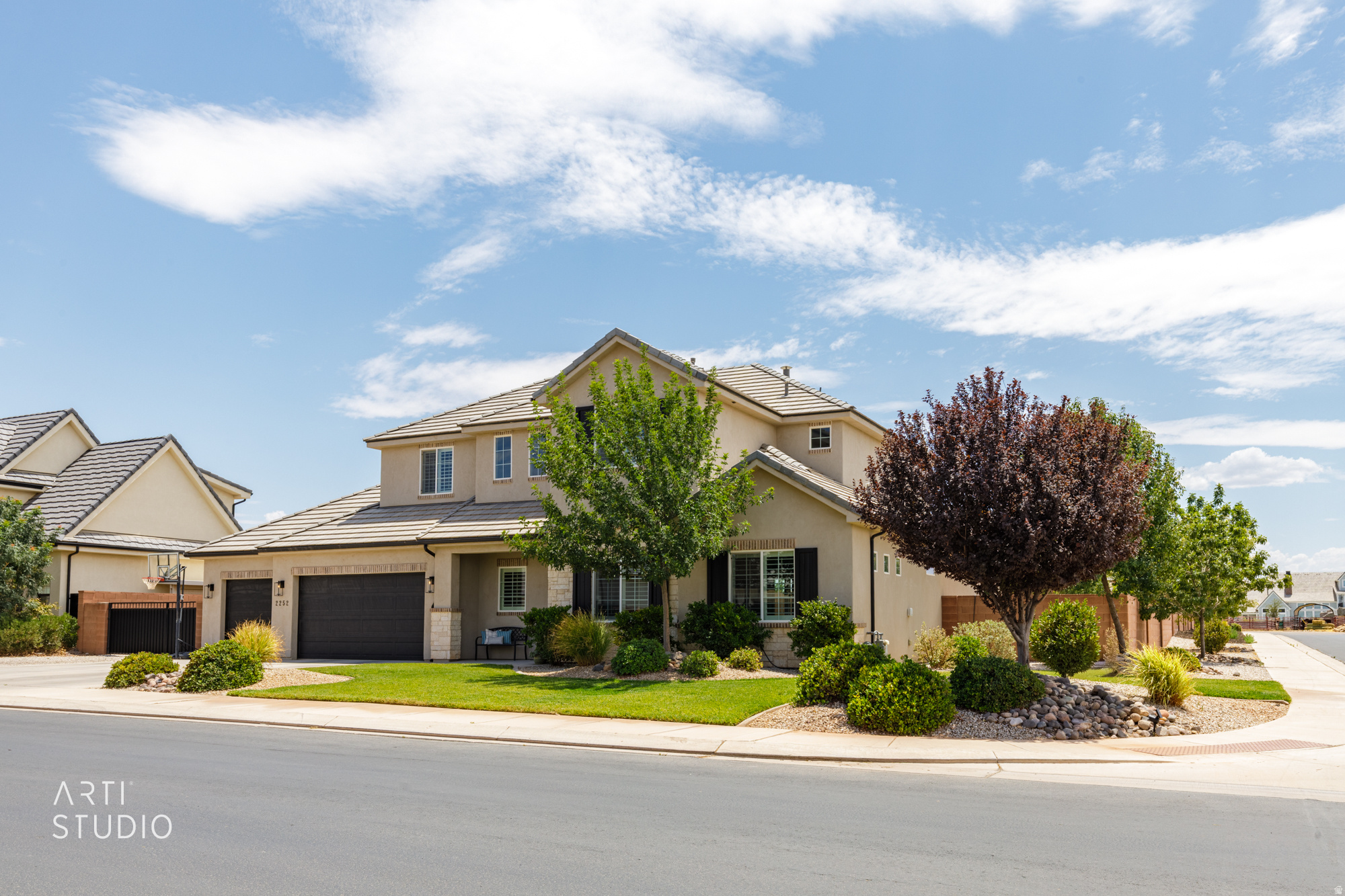 FIELDSTONE PH 5 - Residential