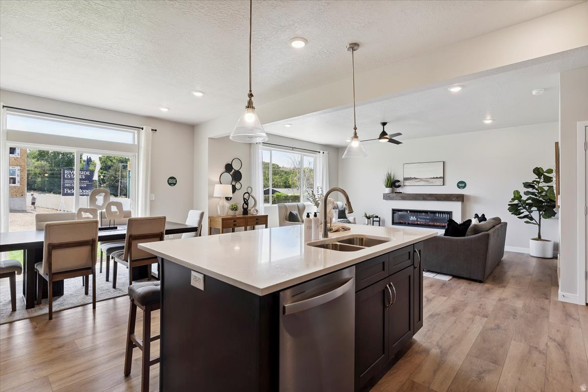 RIVERSIDE ESTATES - Residential