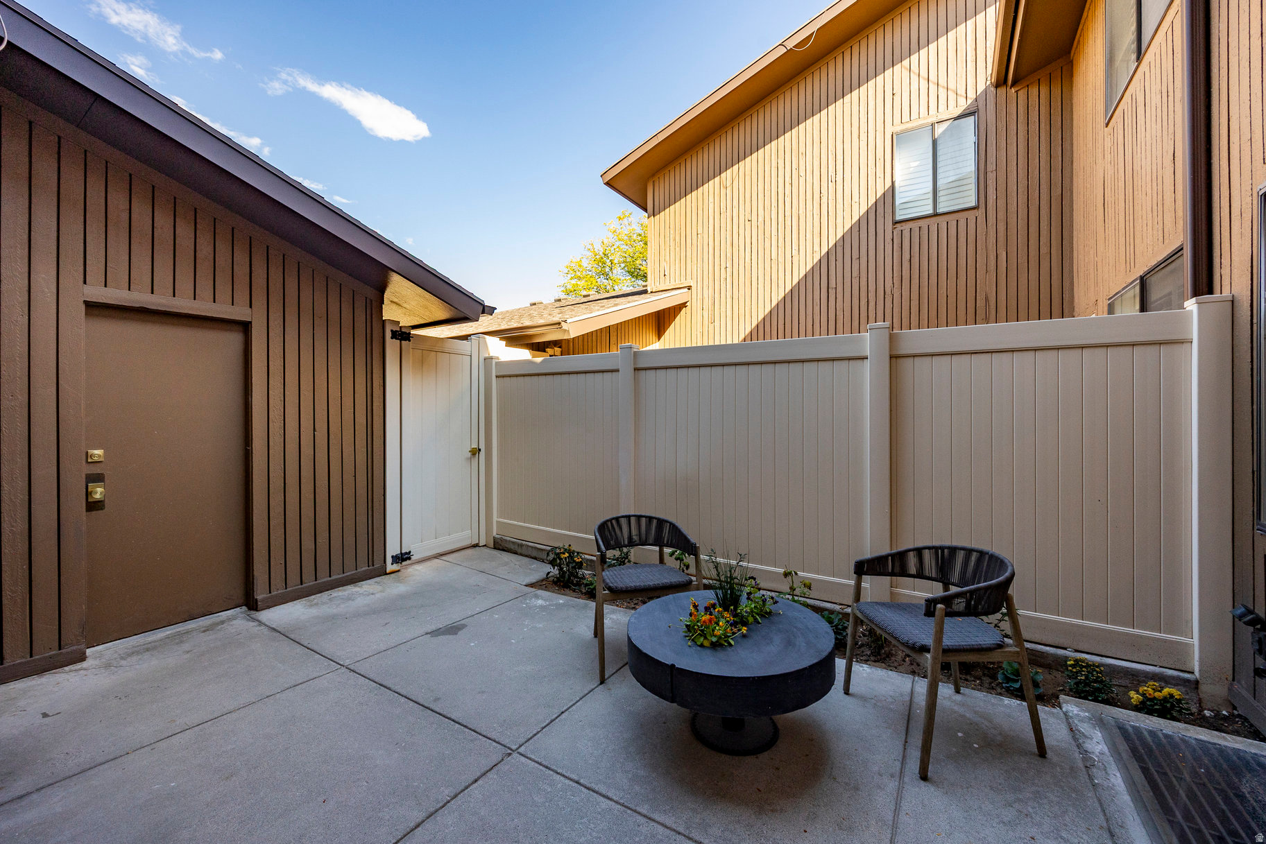 BROOKSTONE - Residential
