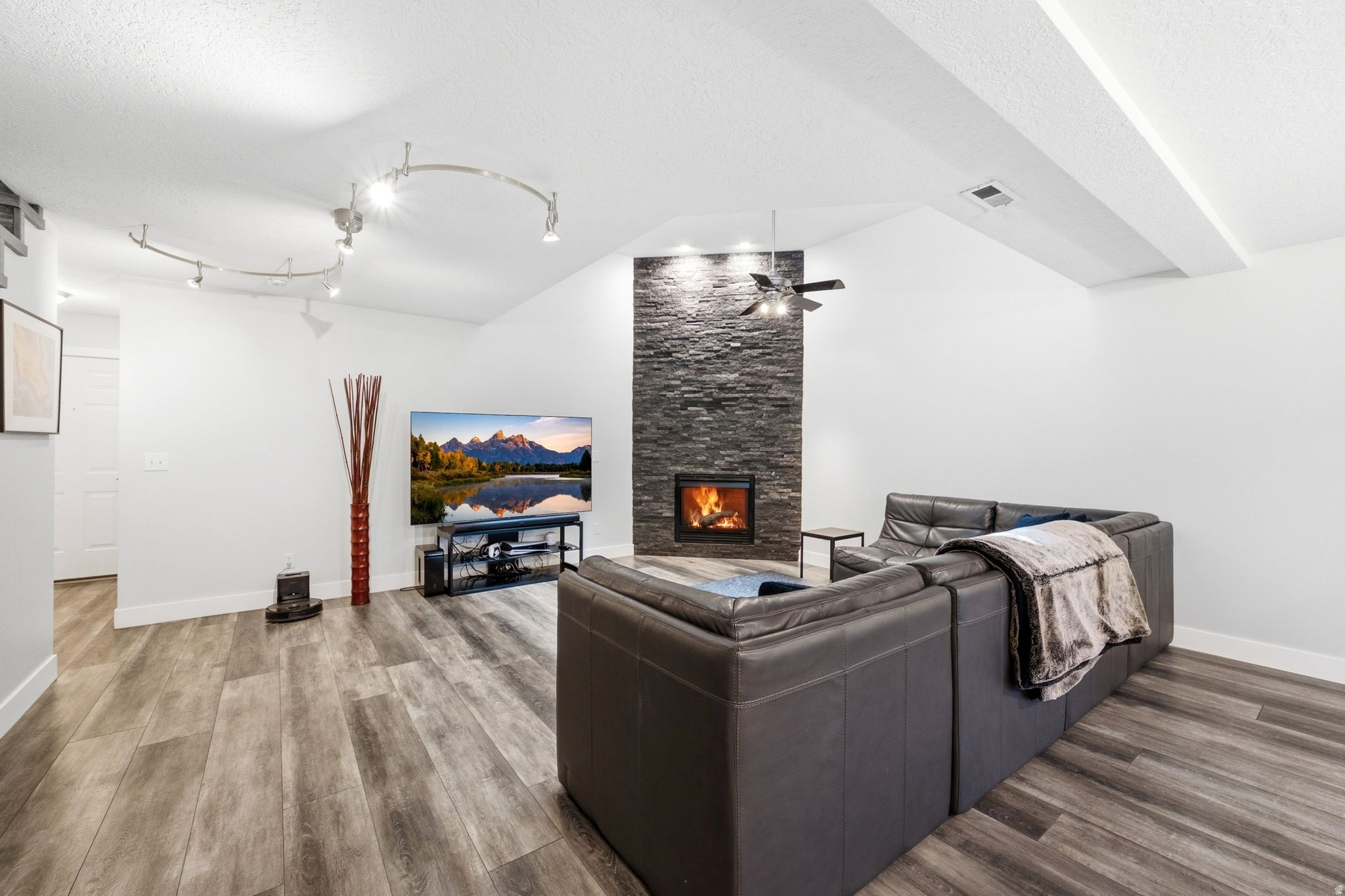 OLD MILL COURT CONDO AMD - Residential