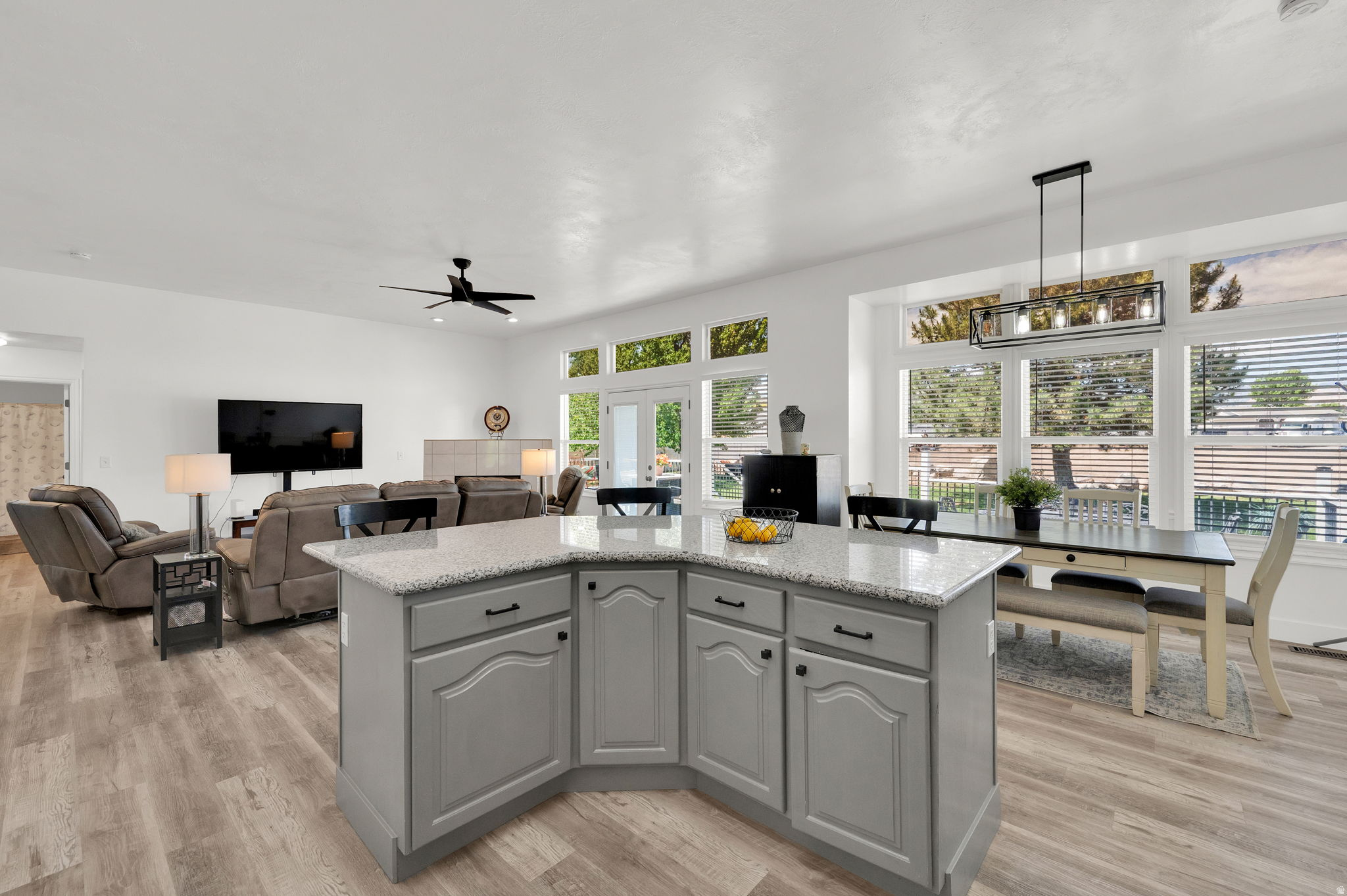 SHADOW MOUNTAIN ESTATES - Residential