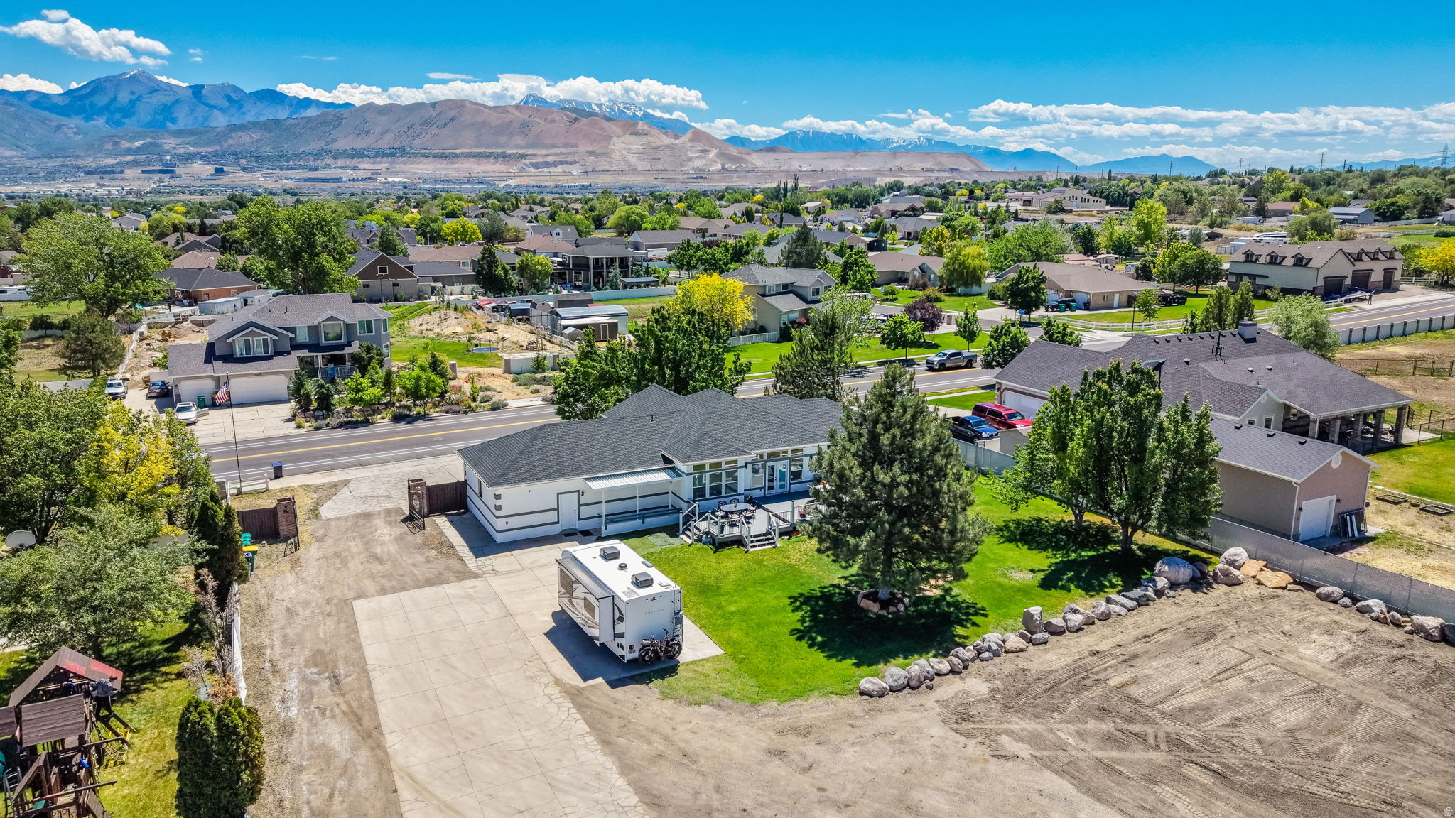SHADOW MOUNTAIN ESTATES - Residential