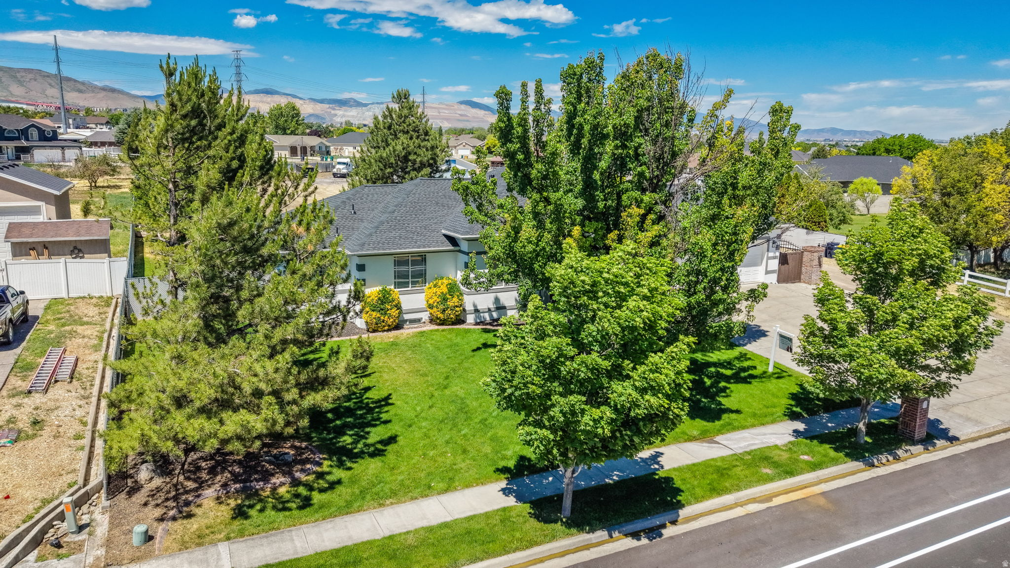 SHADOW MOUNTAIN ESTATES - Residential