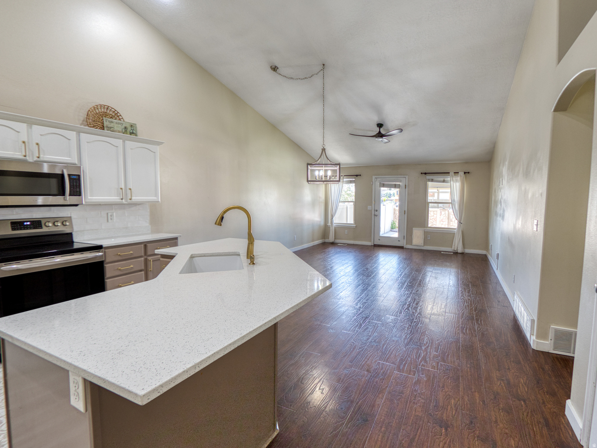 HERRIMAN VILLAGE - Residential