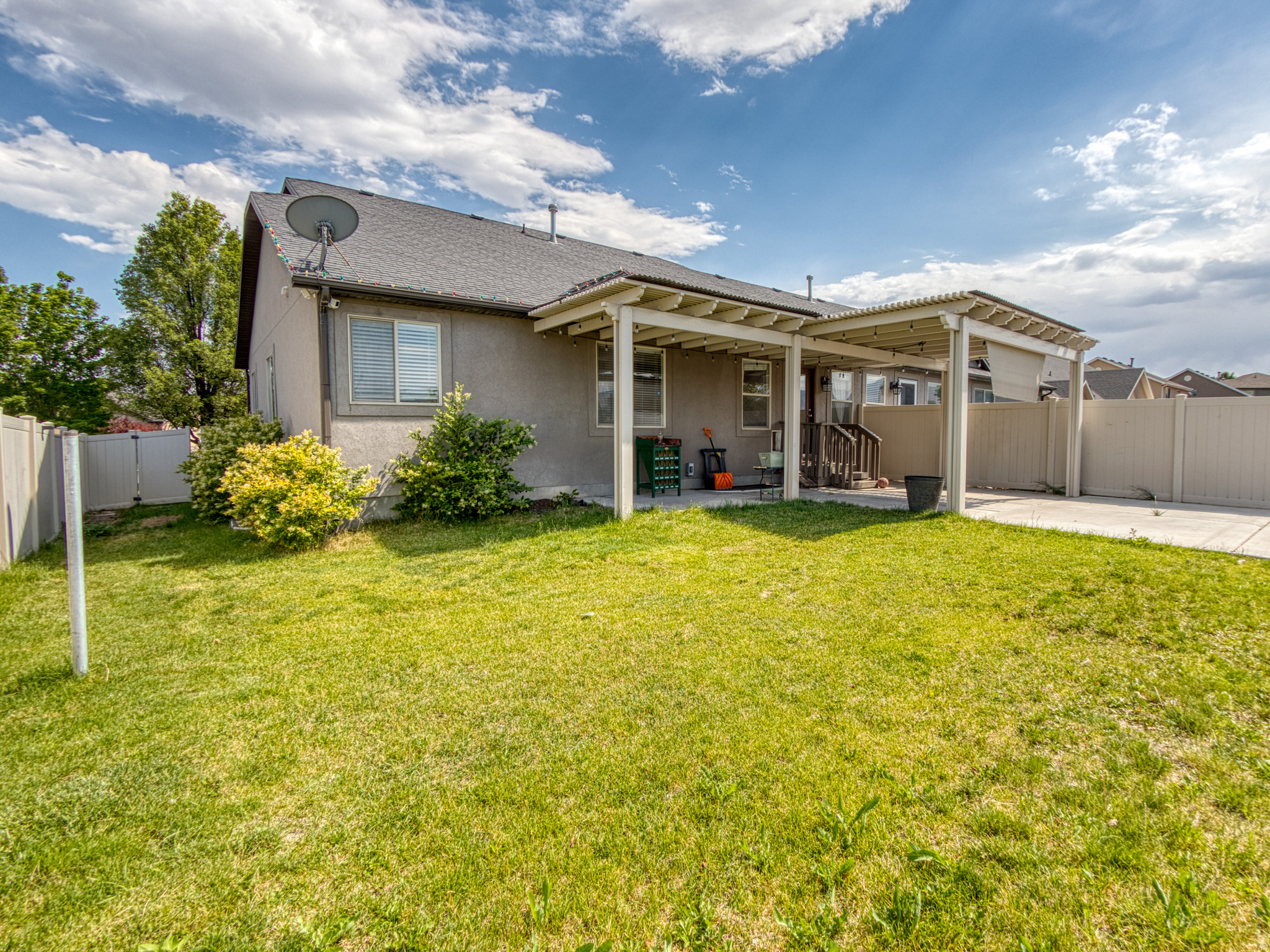 HERRIMAN VILLAGE - Residential