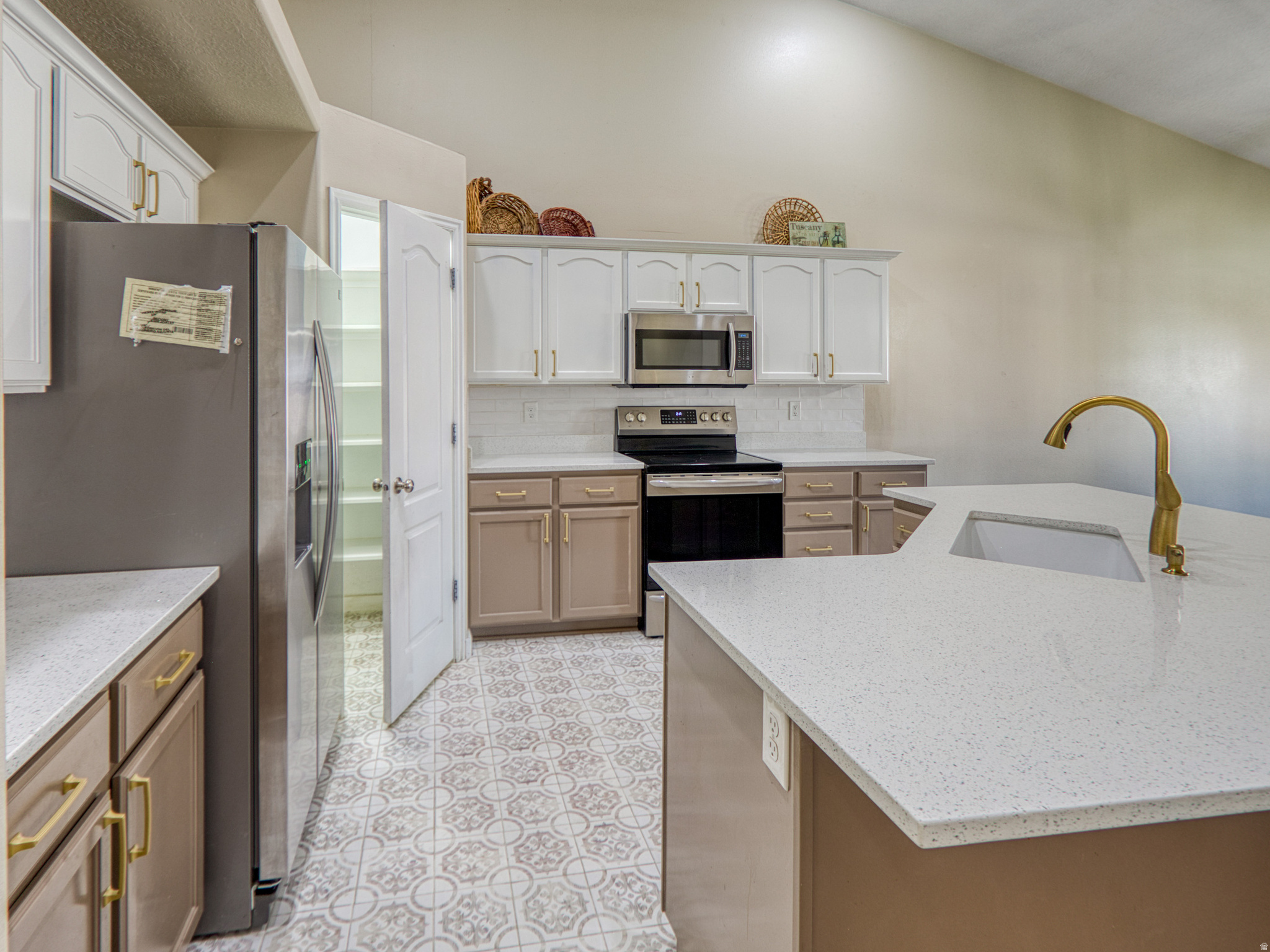 HERRIMAN VILLAGE - Residential