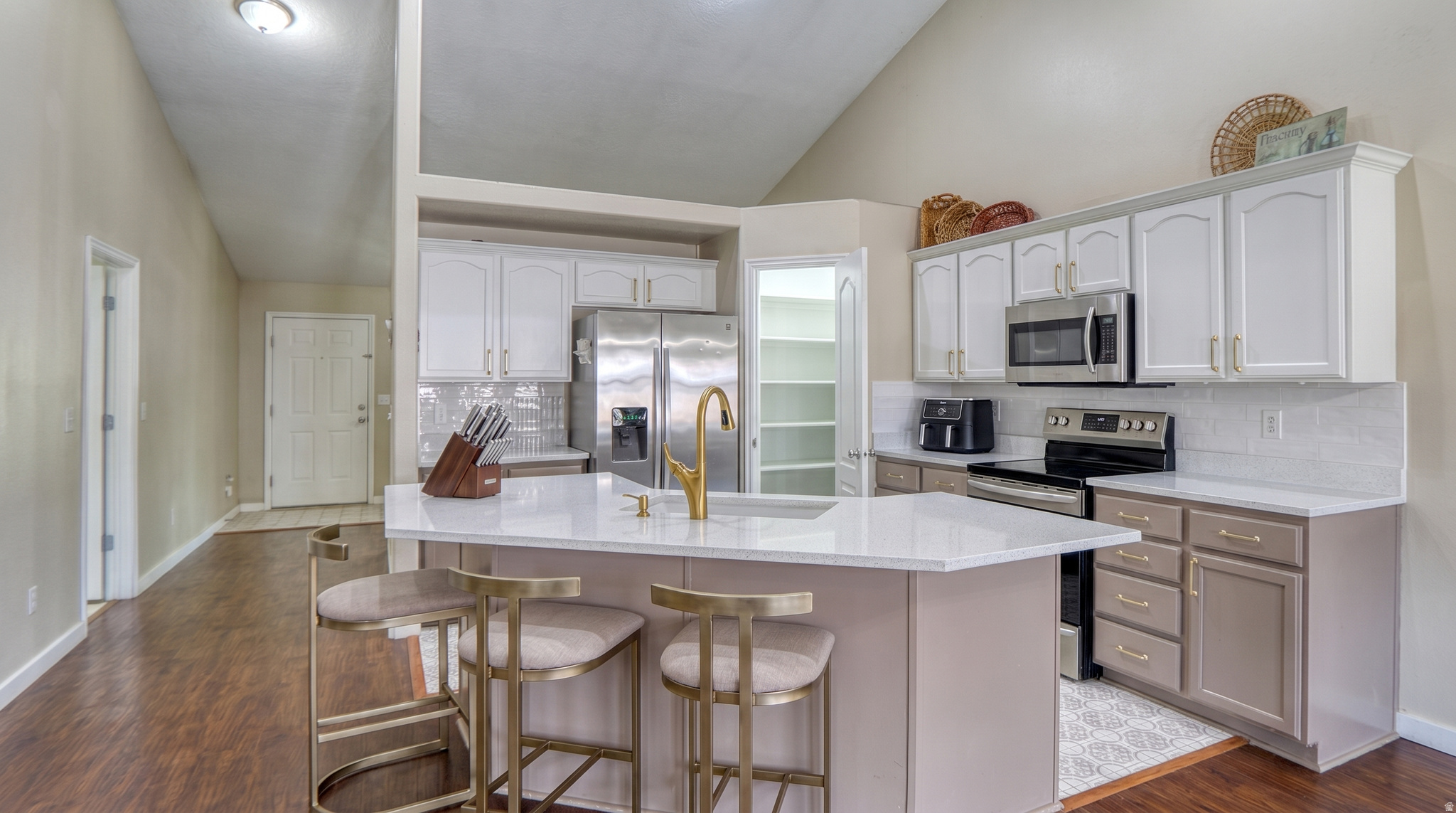 HERRIMAN VILLAGE - Residential