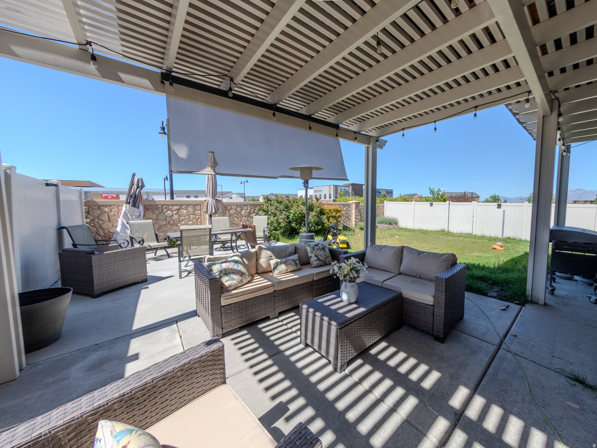 HERRIMAN VILLAGE - Residential