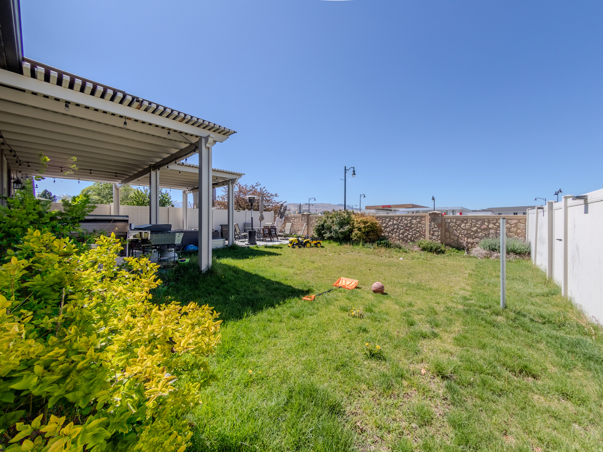 HERRIMAN VILLAGE - Residential