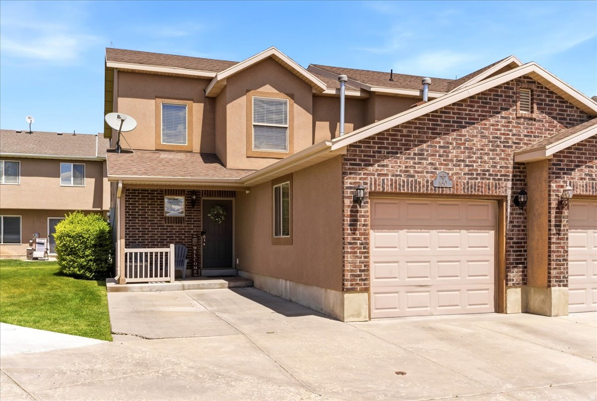 NEW TOWNE SQUARE - Residential