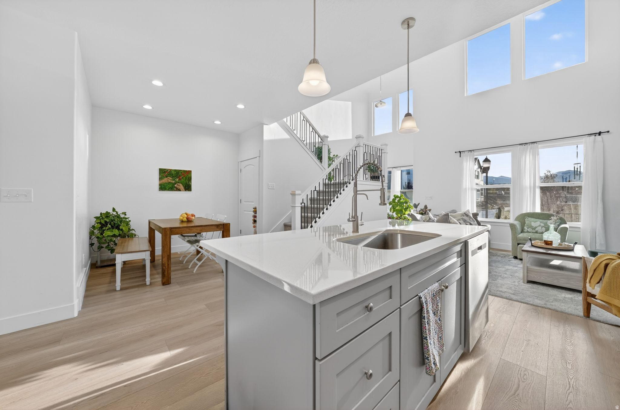 MOUNTAIN RIDGE - Residential