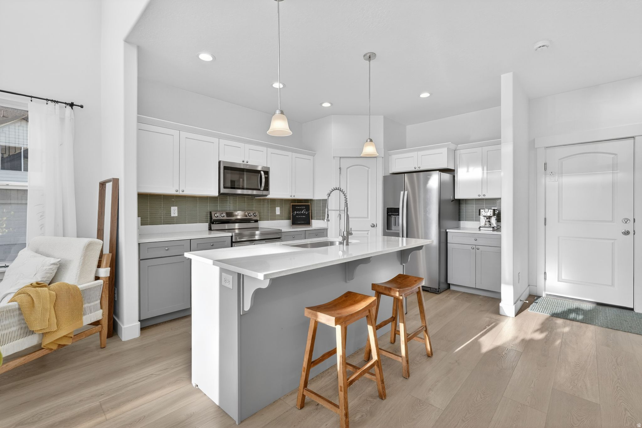 MOUNTAIN RIDGE - Residential