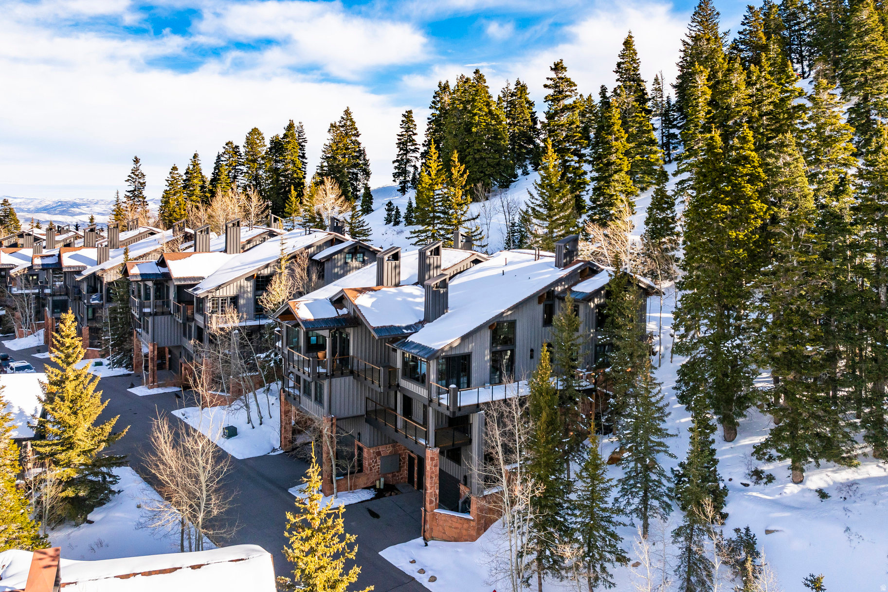 STAG LODGE PHASE 1 CONDOMINIUM - Residential