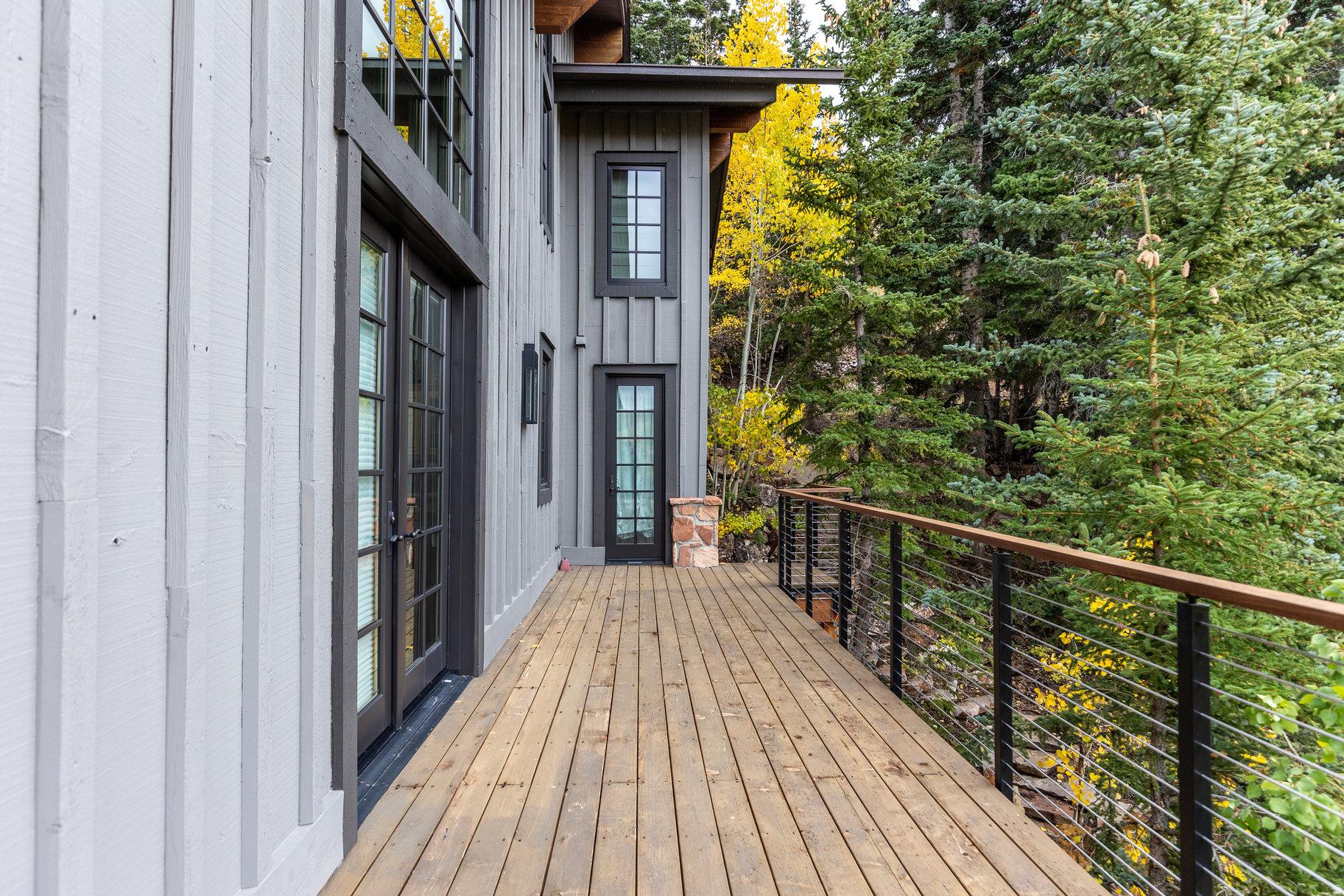 STAG LODGE PHASE 1 CONDOMINIUM - Residential