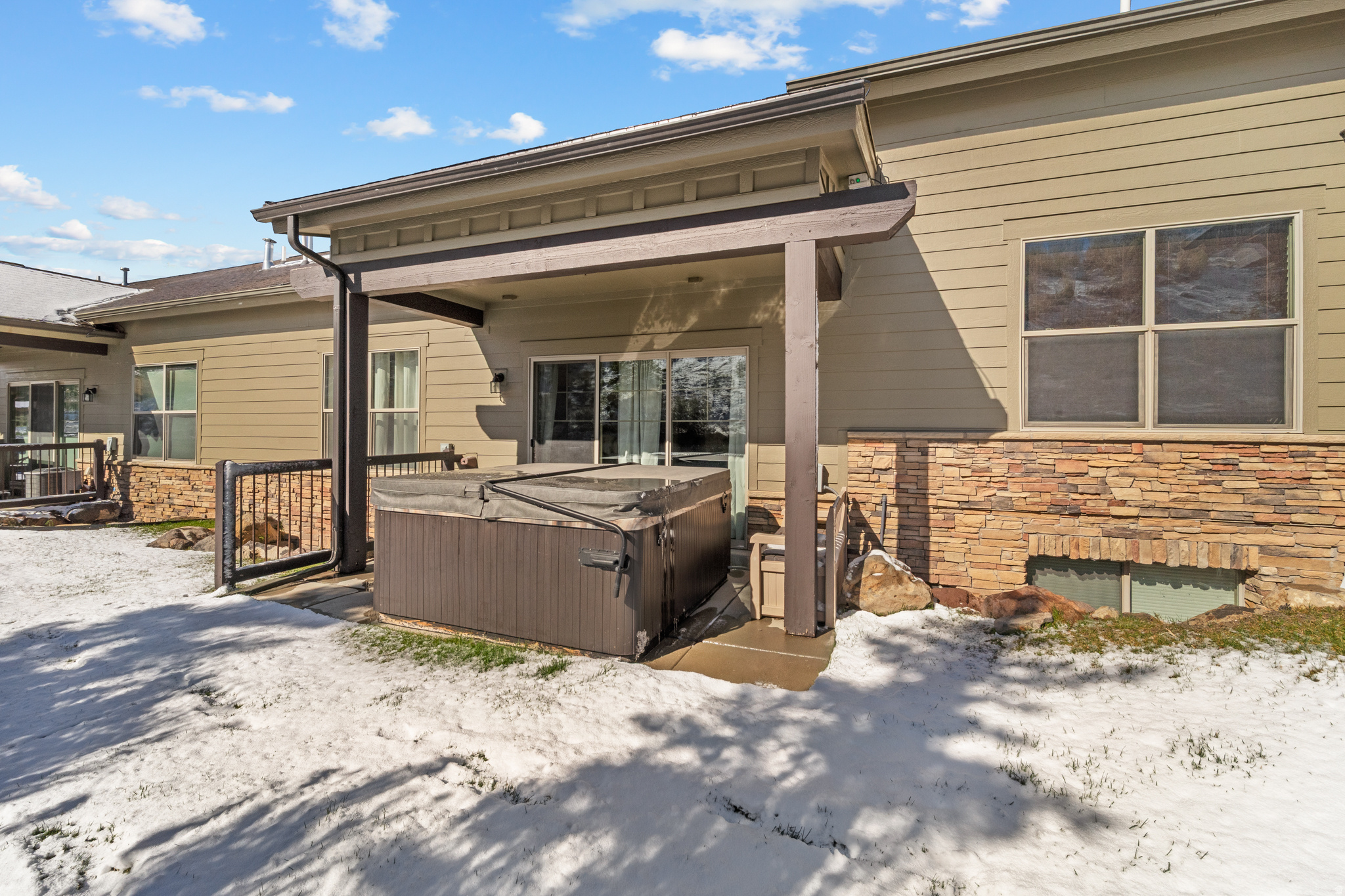 IROQUOIS - Residential