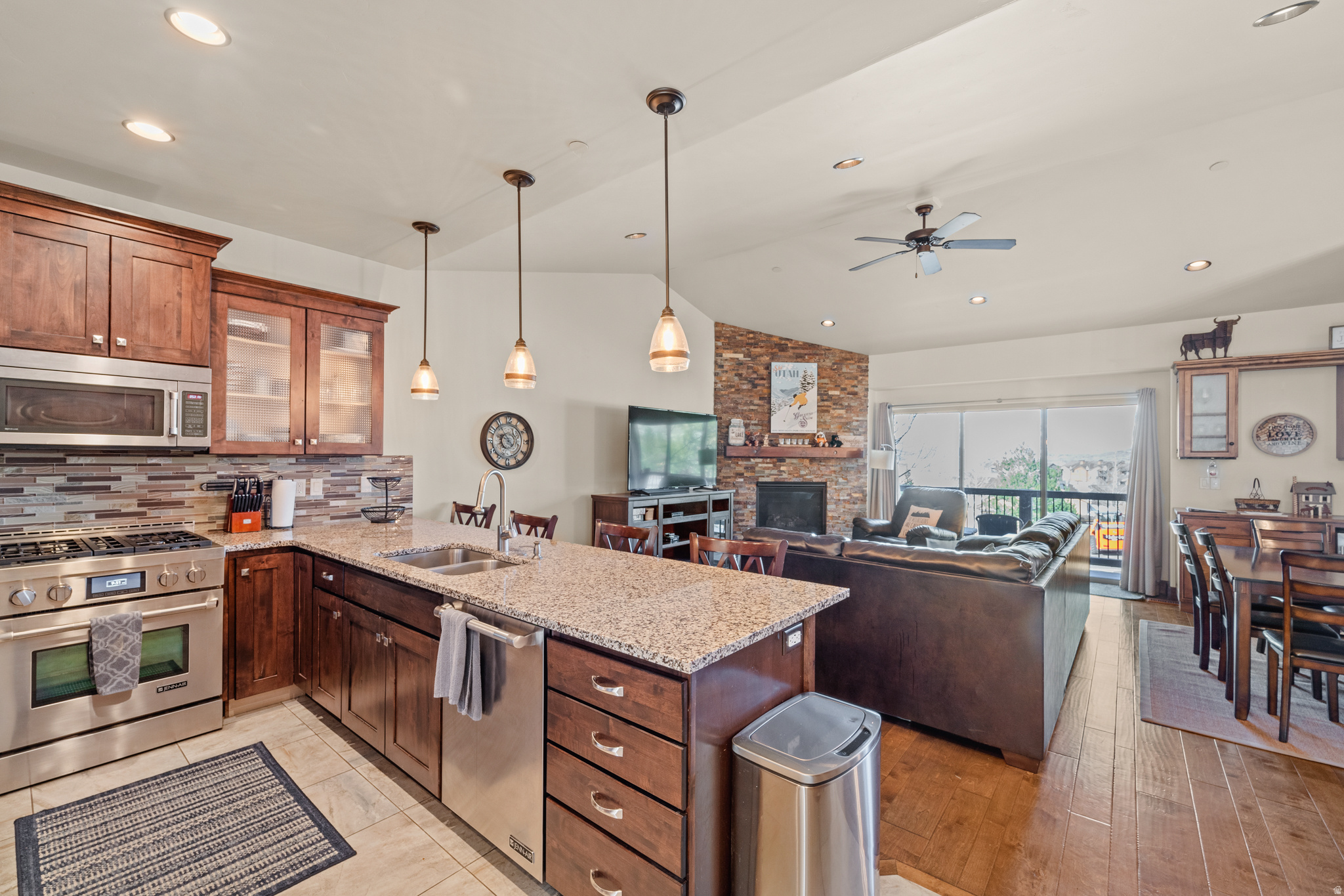 IROQUOIS - Residential