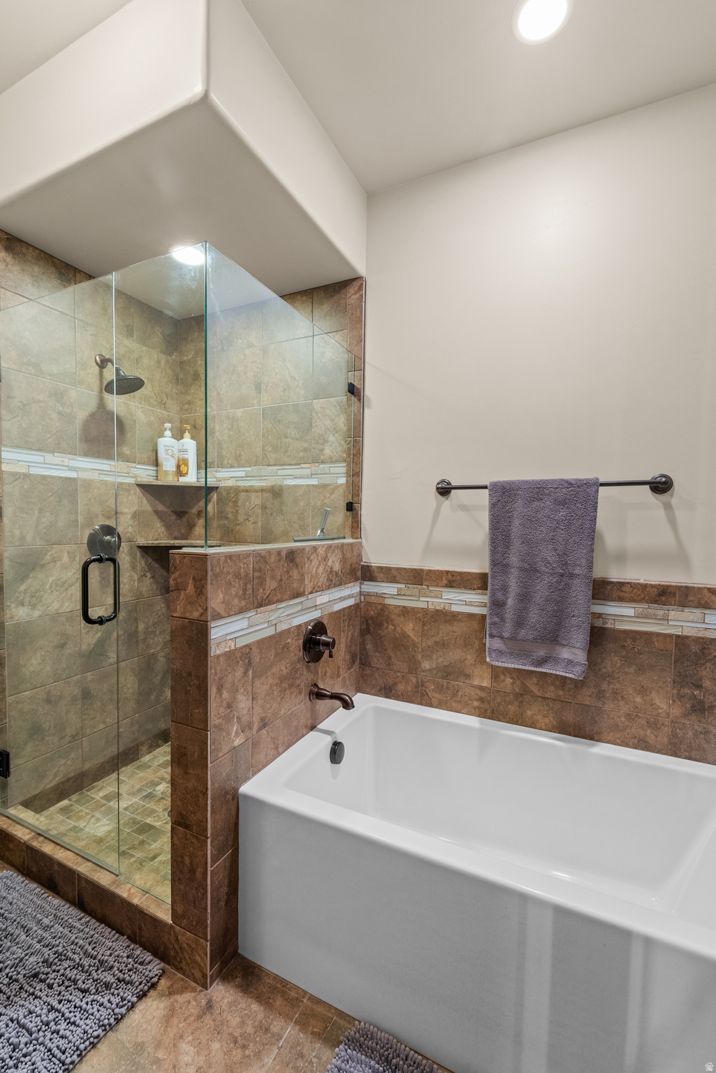 IROQUOIS - Residential