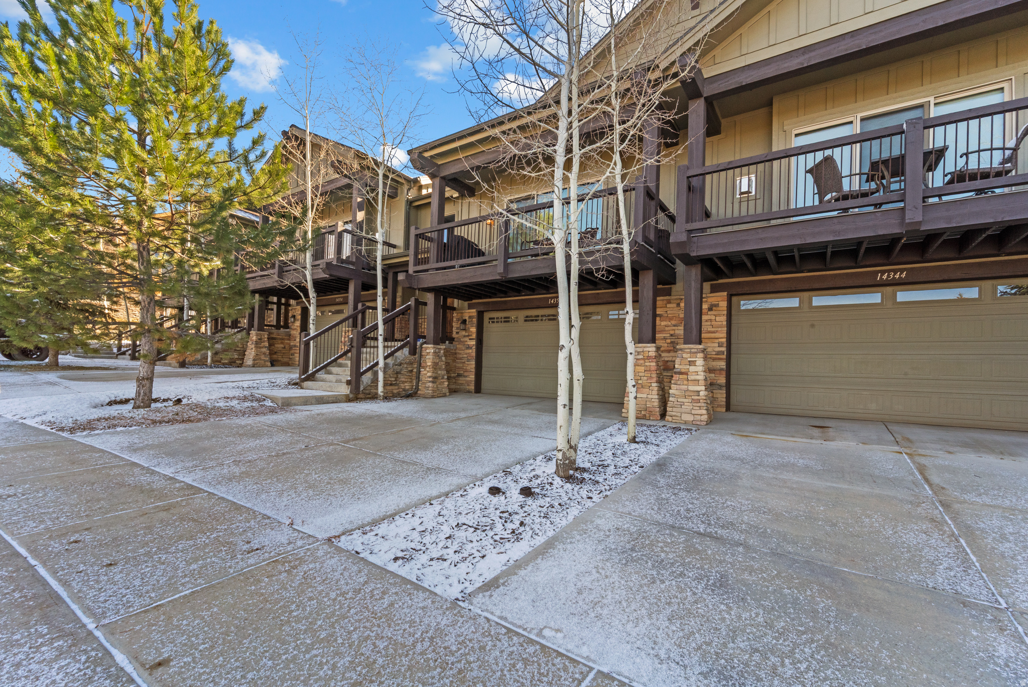 IROQUOIS - Residential